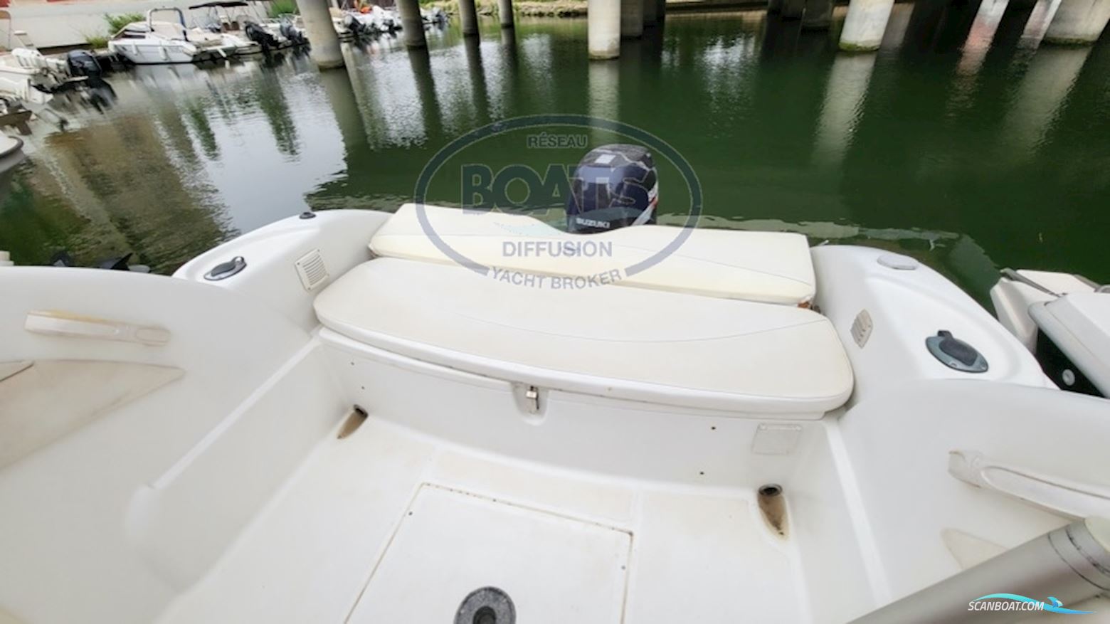 Sessa Marine Islamorada 21