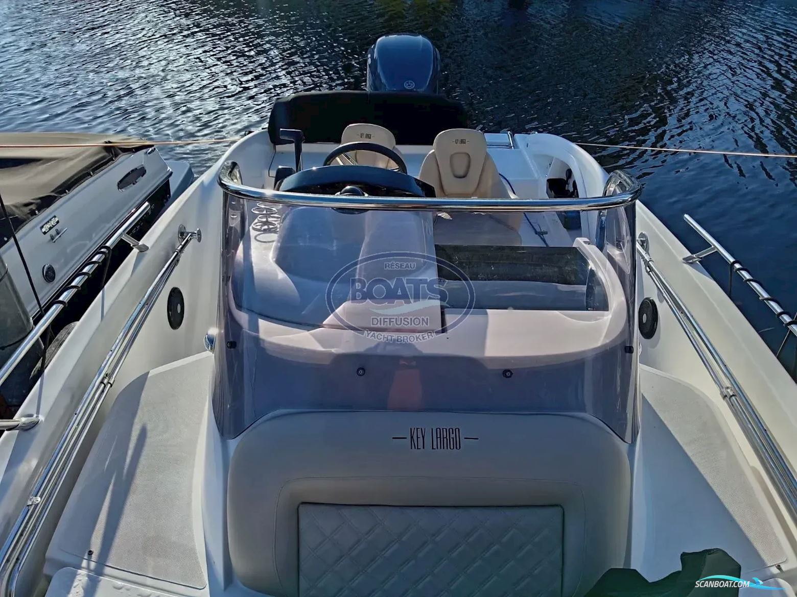 Sessa Marine Key Largo 24