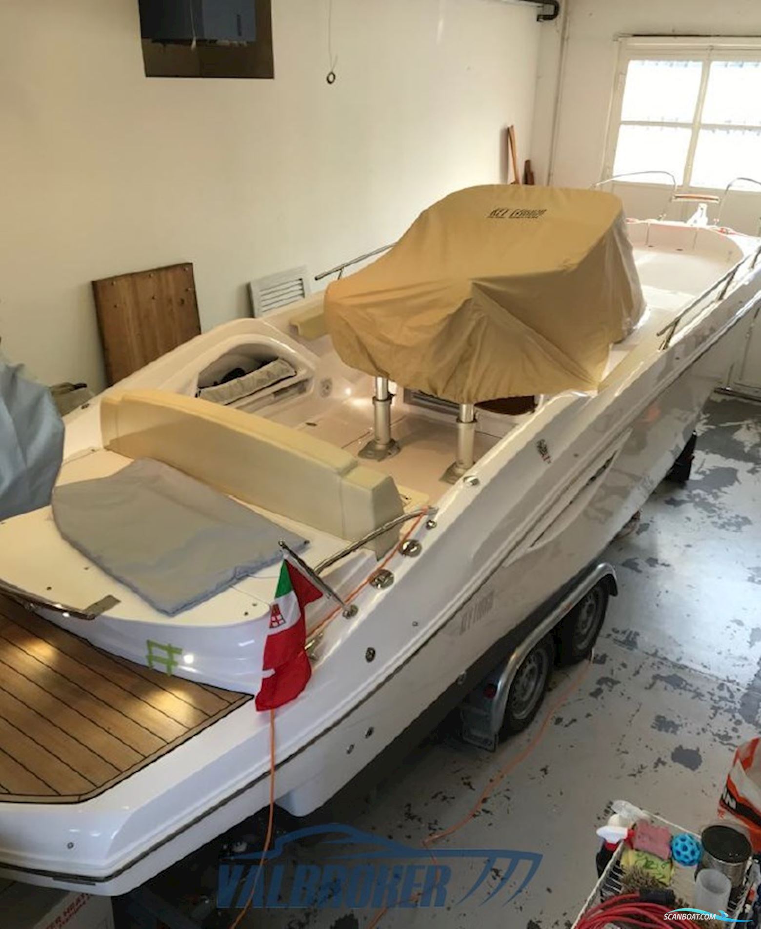 Sessa Marine Key Largo 24