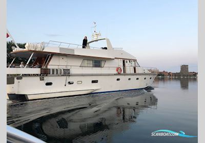 Shalimara 82 Motorboot 1972, mit 900 HP Mtu-Diesel motor, Dänemark