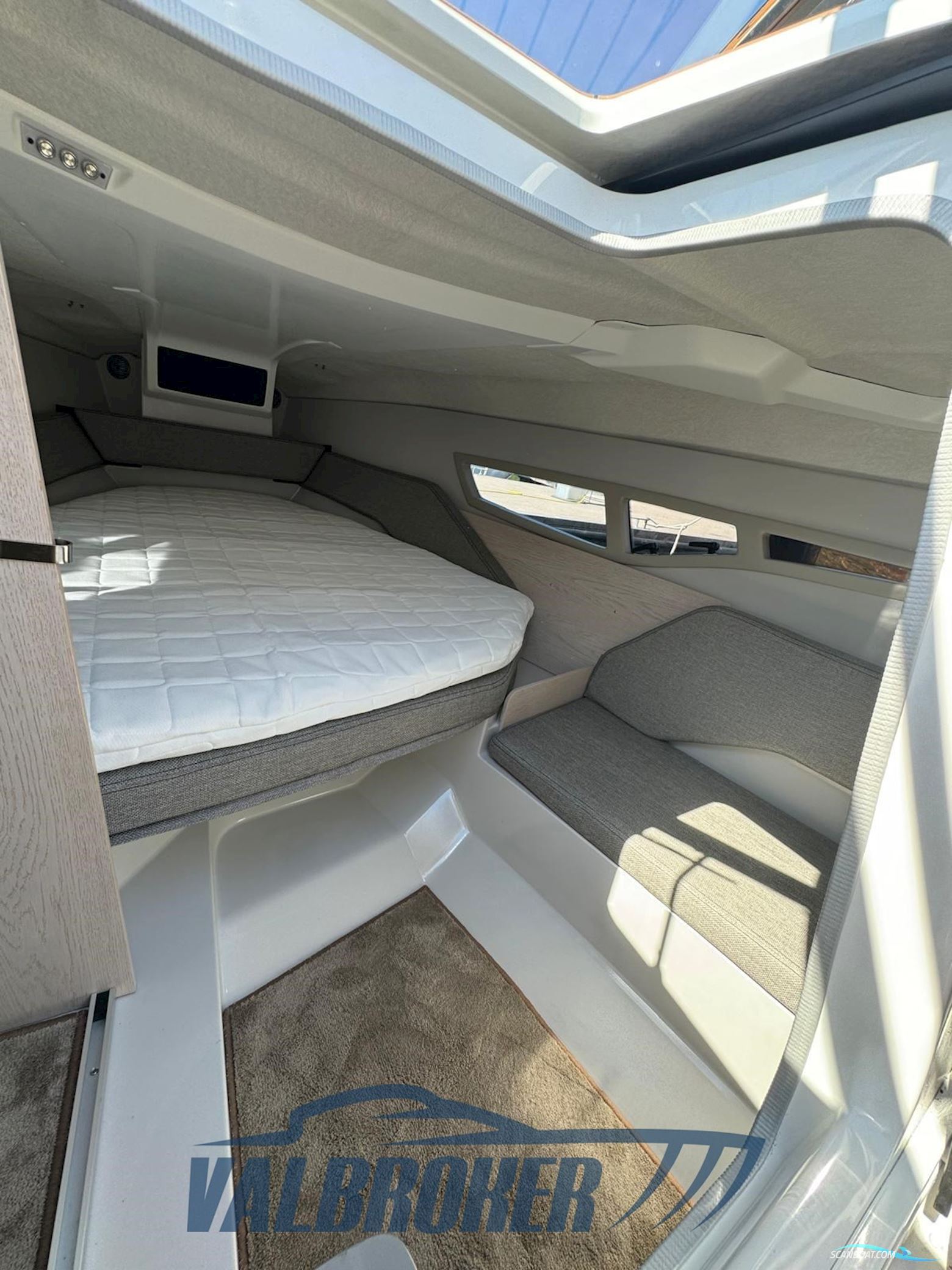 Silver Raptor Premium