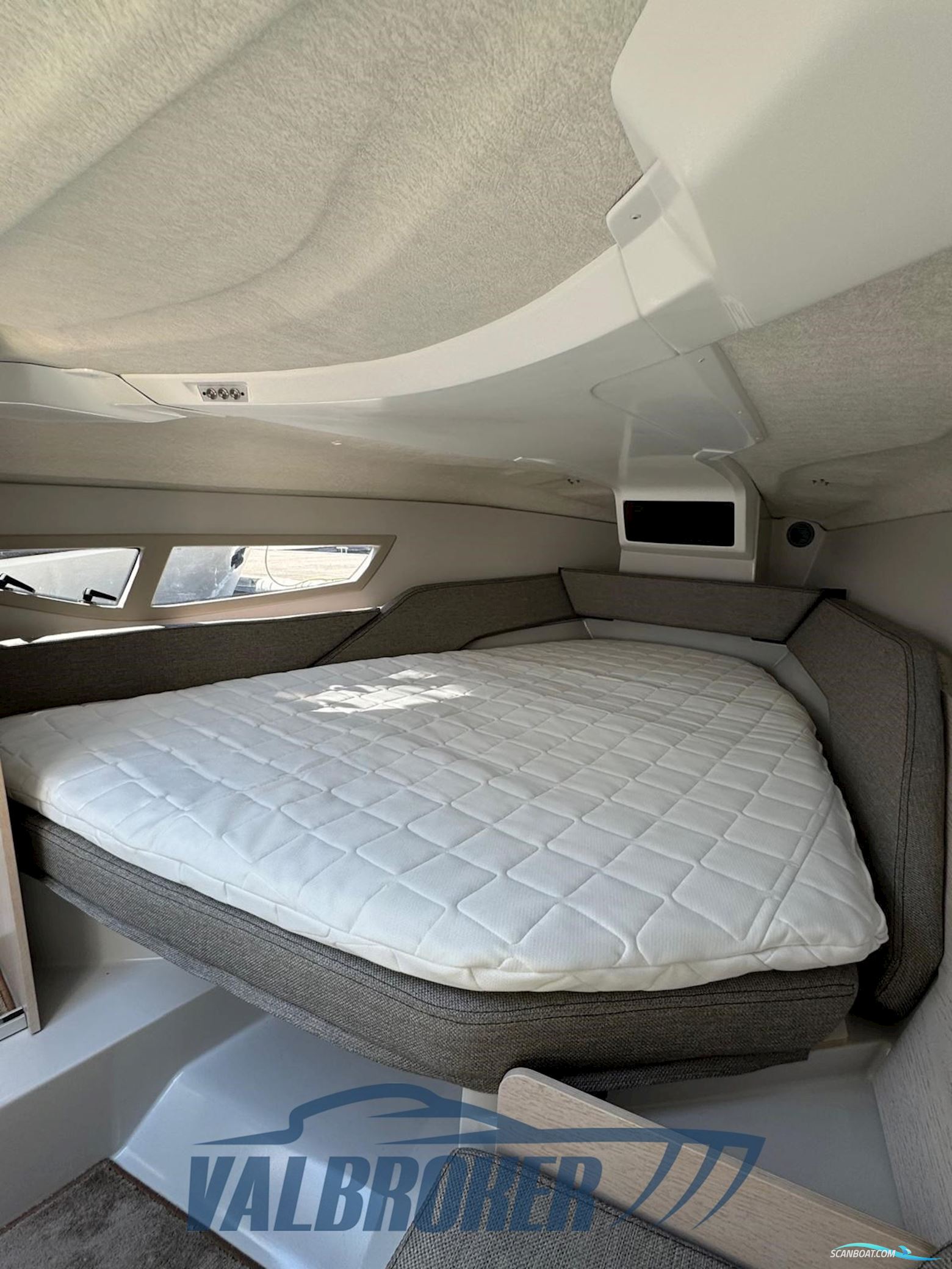 Silver Raptor Premium