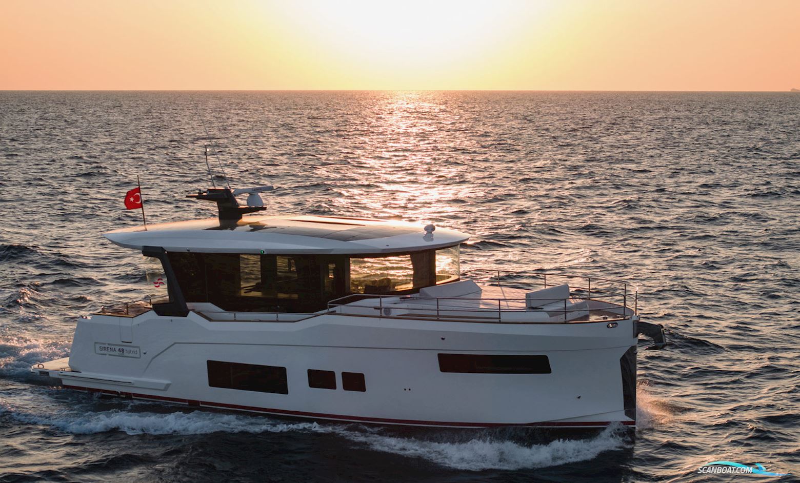 Sirena 48 Coupe Hybrid Motorboot 2025, mit Engine Type 
 motor, Dänemark