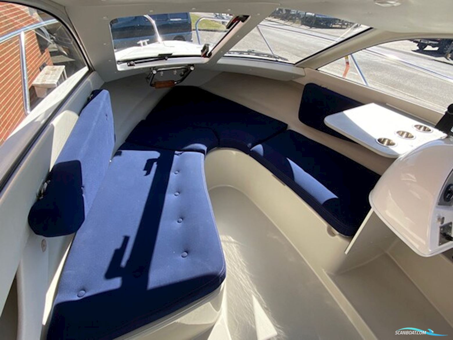 Skibsplast 555 HT m/Honda F100 hk og Brenderup trailer