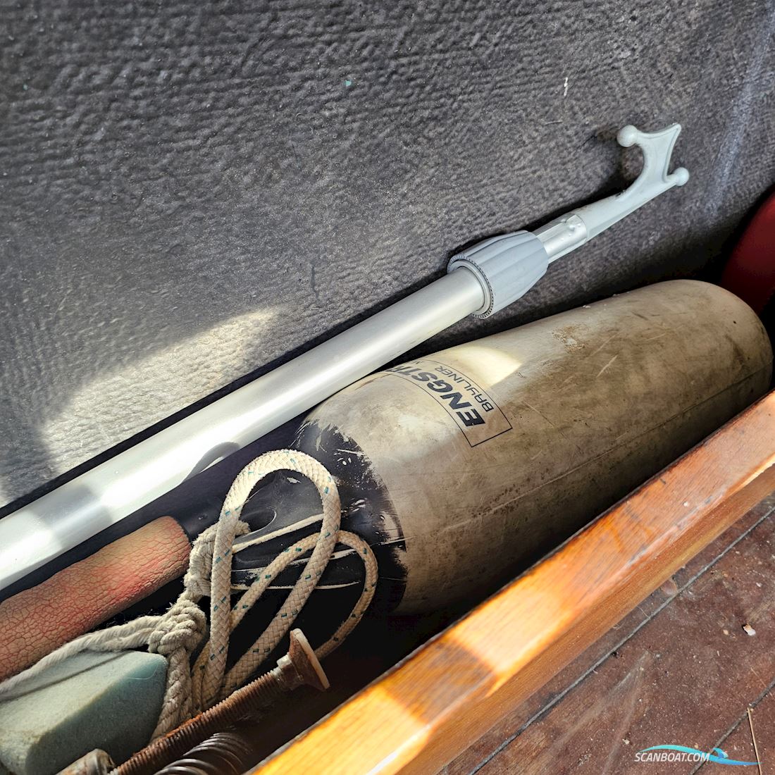 SOLGT - Coronet De Luxe 24 Cabin, Special Kun nu i April Nyere Mercury Motor