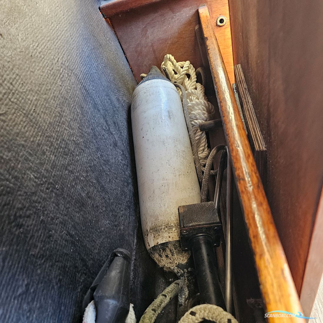 SOLGT - Coronet De Luxe 24 Cabin, Special Kun nu i April Nyere Mercury Motor