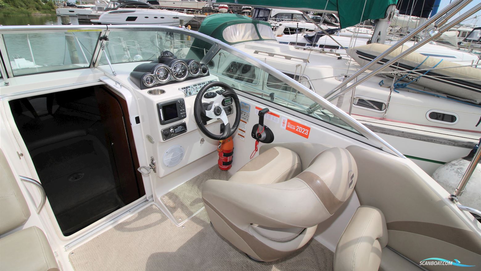Starcraft 2650 Express Cruiser