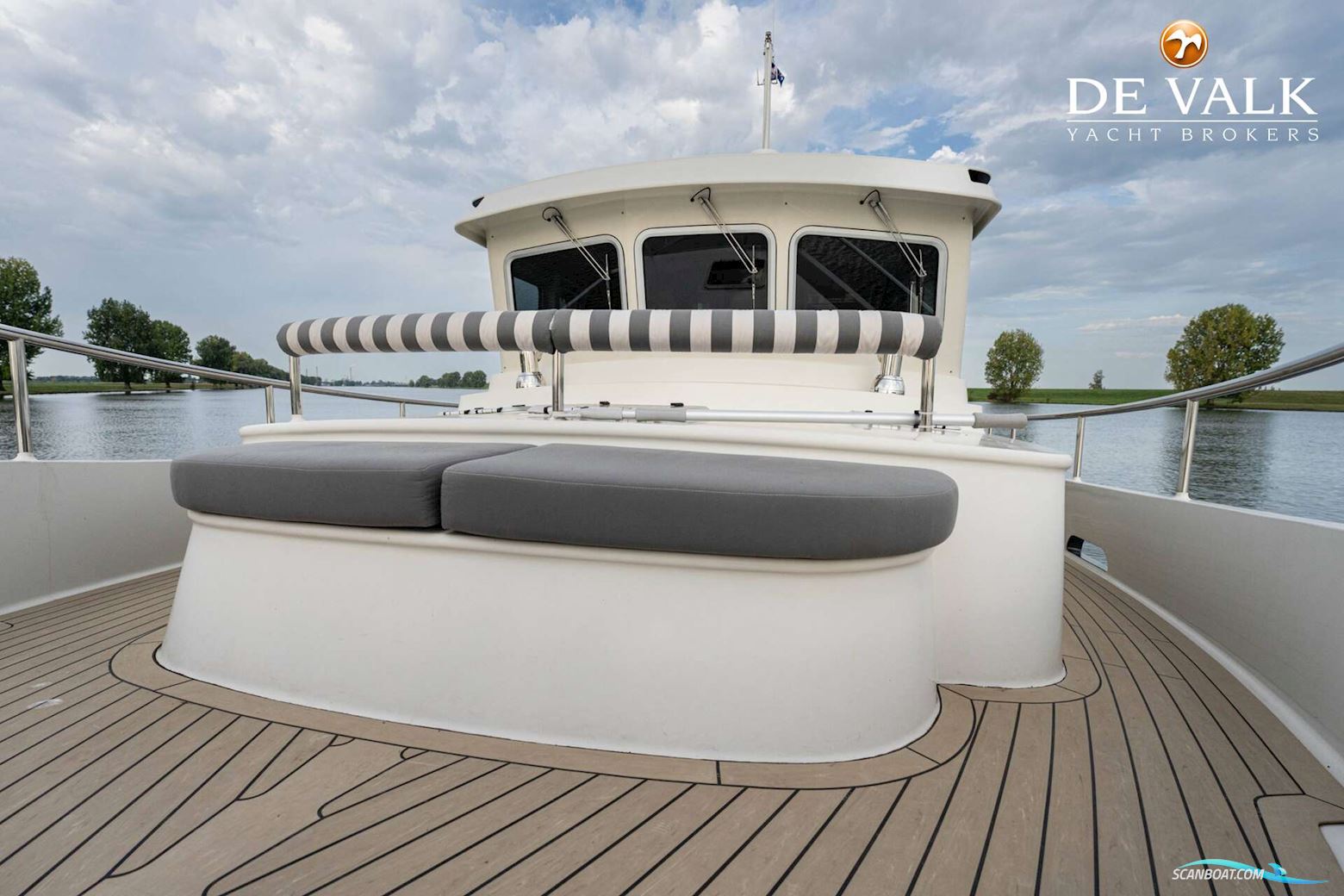 Steeler Explorer 50 Pilothouse