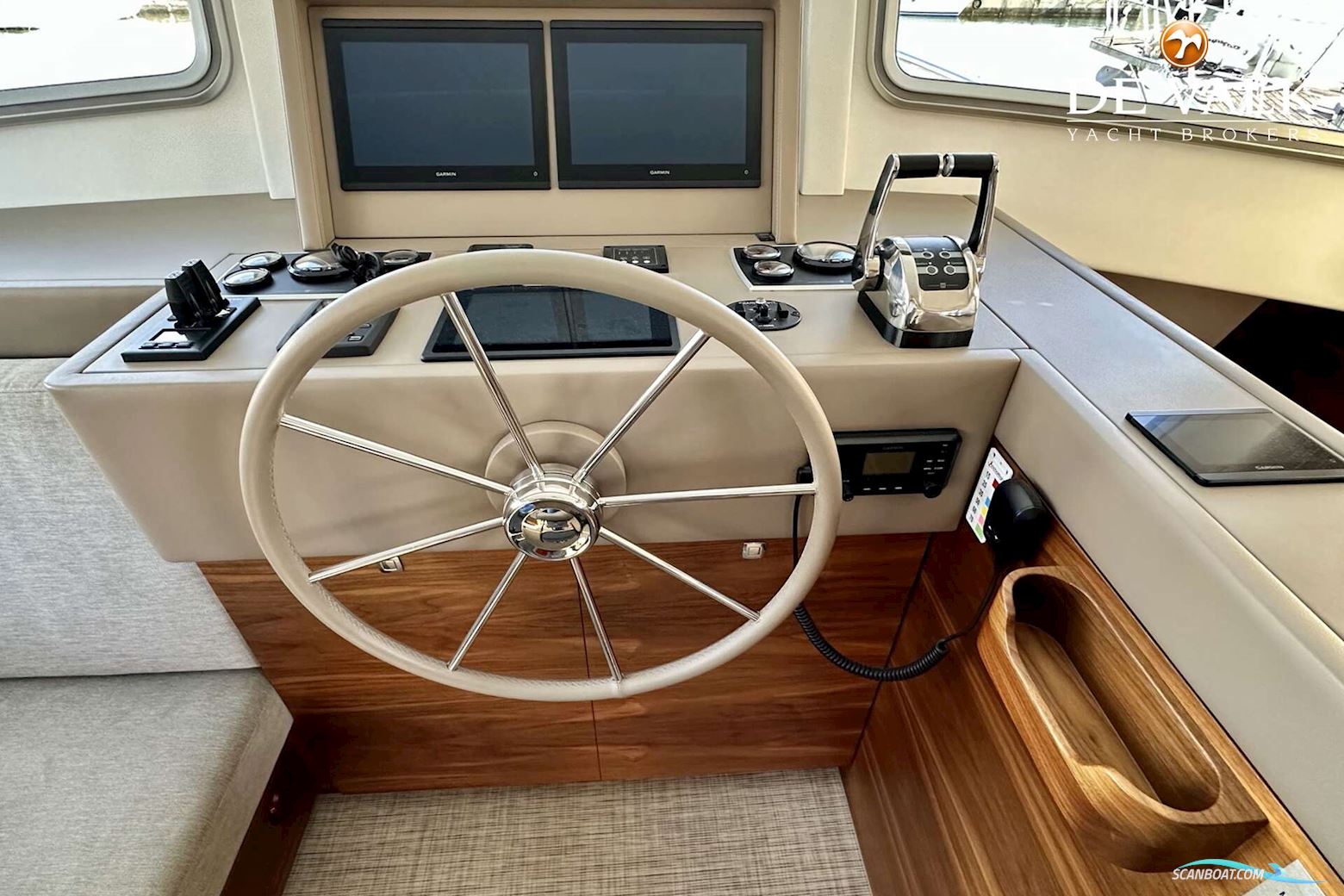 Steeler Explorer 50 Pilothouse