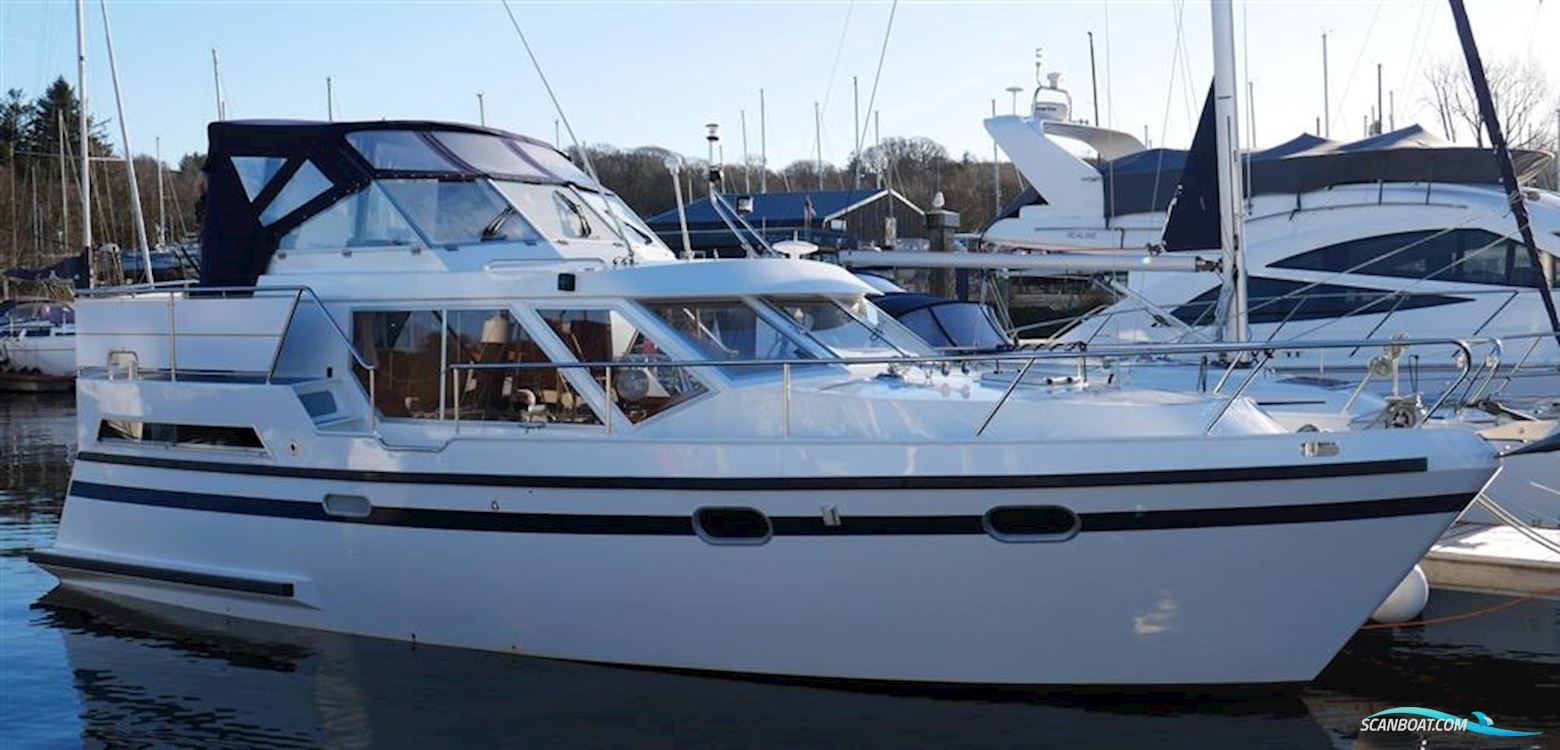 Stevens 1060 Ambassador Motorboot 1995, mit Perkins Sabre M135 motor, England