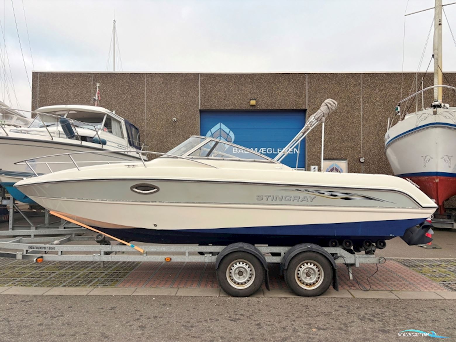 Stingray 220 CS Daycruiser Motorboot 2005, mit Mercruiser motor, Dänemark
