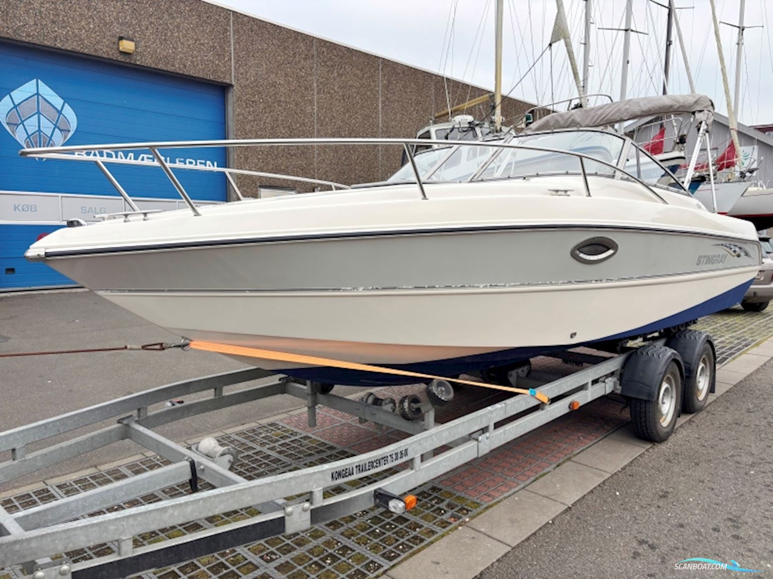 Stingray 220 CS Daycruiser