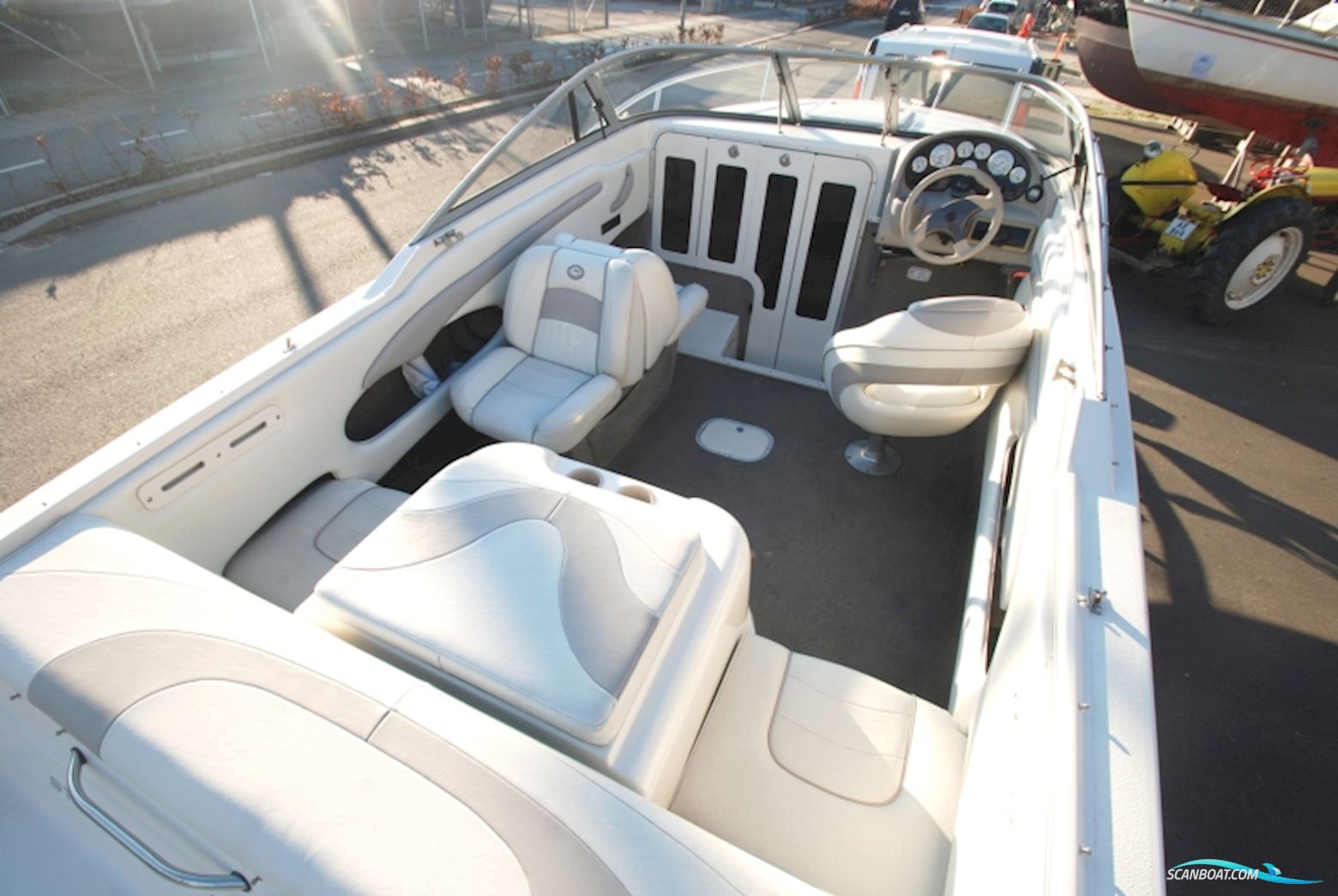 Stingray 220 CS Daycruiser