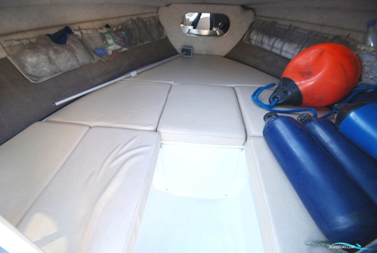 Stingray 220 CS Daycruiser