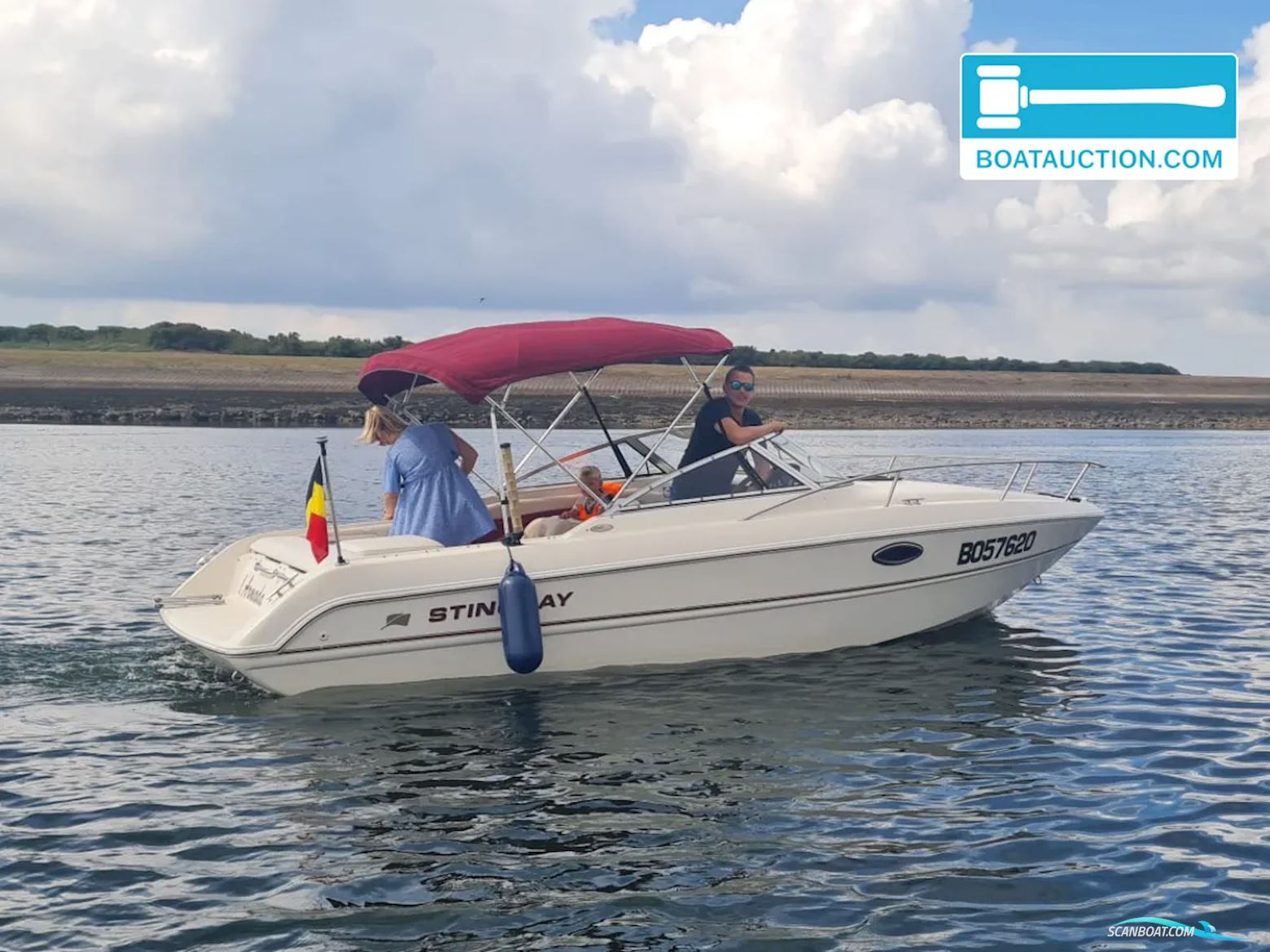 Stingray 220 Motorboot 2005, mit Mercruiser motor, Belgien