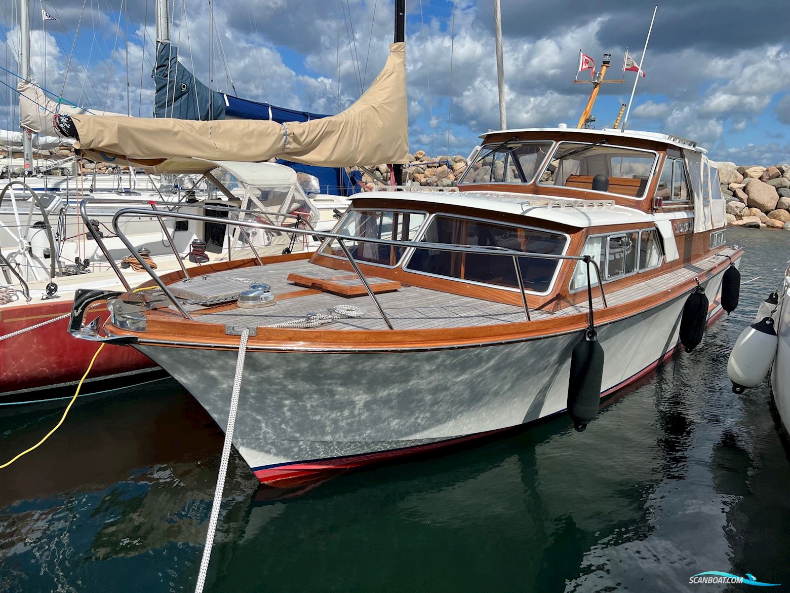 Storø 34, Hysterisk Velholdt og Smækfyldt Med Lækre Detaljer og Stil. Motorboot 1974, mit Volvo Penta motor, Dänemark