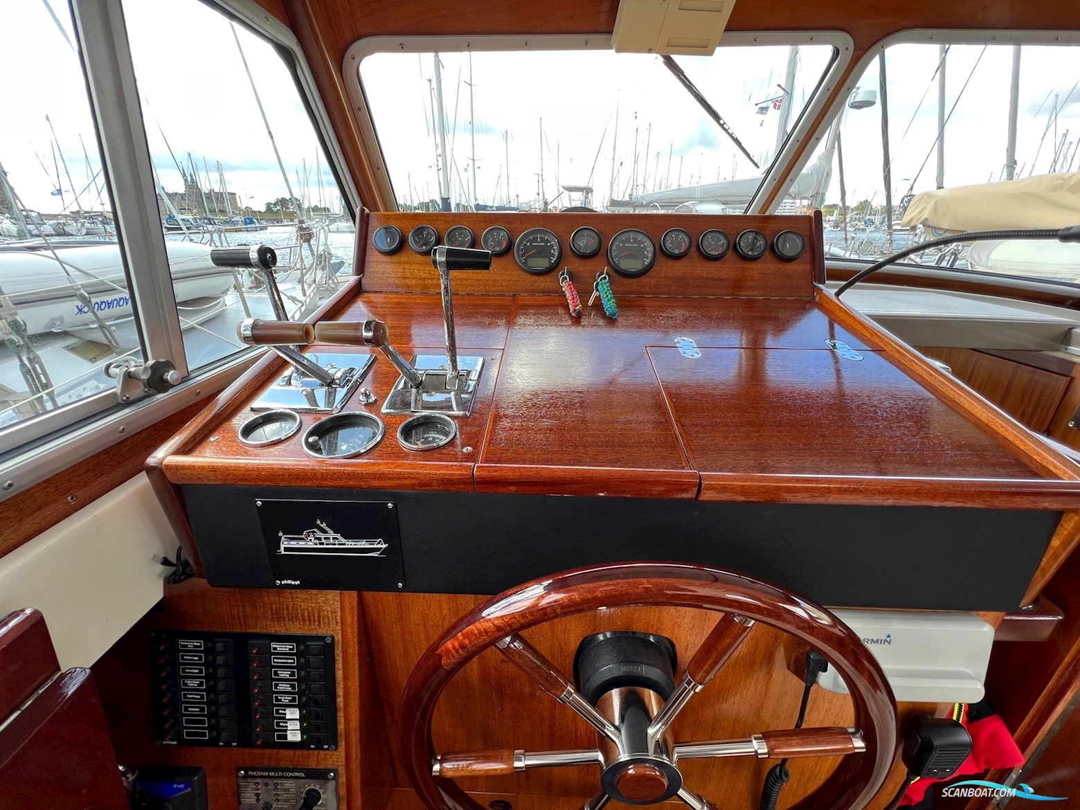 Storø 34, hysterisk velholdt og smækfyldt med lækre detaljer og stil.