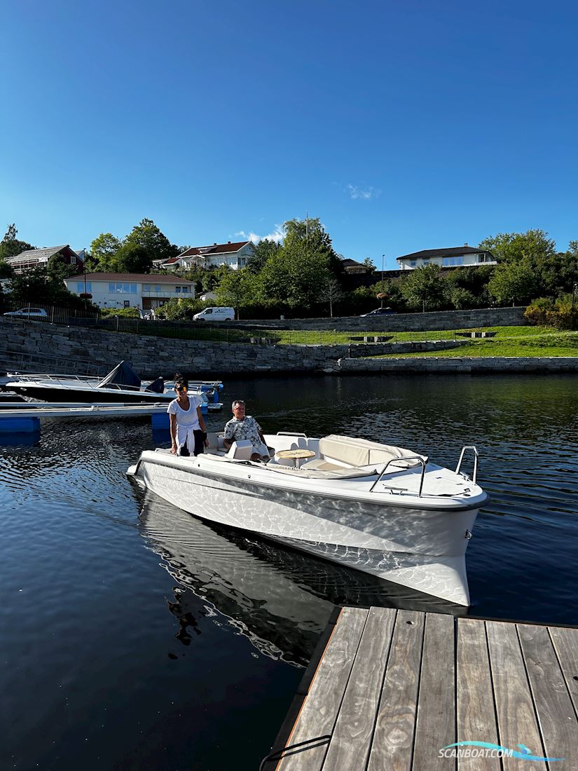 Strana Motorboot 2023, mit Seadrive motor, Norwegen