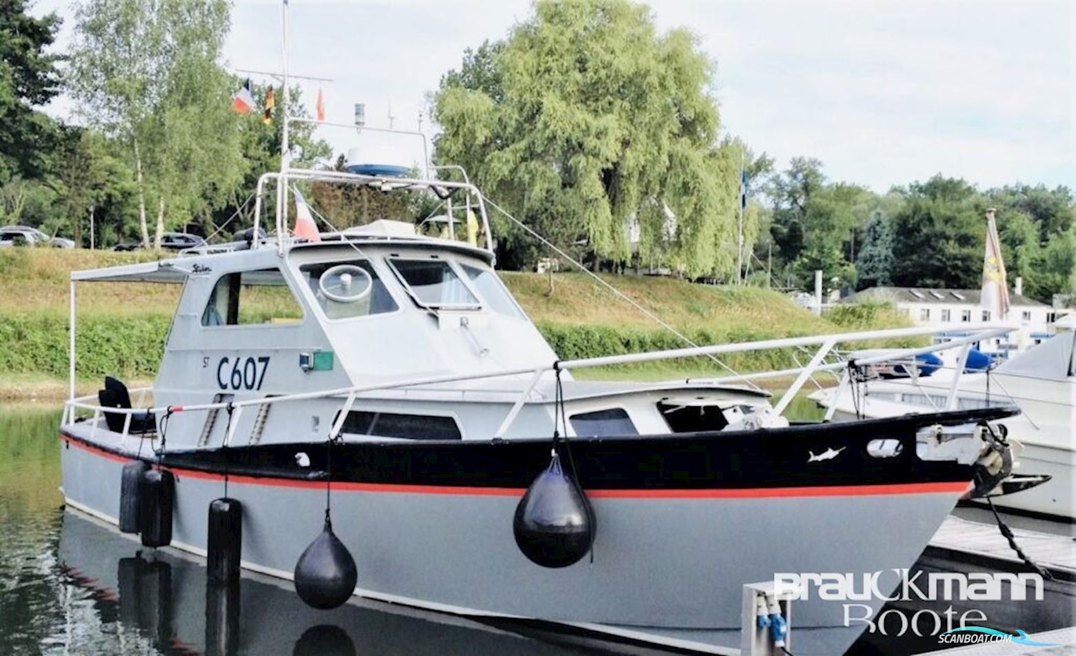 Striker Florida 38 Cabin