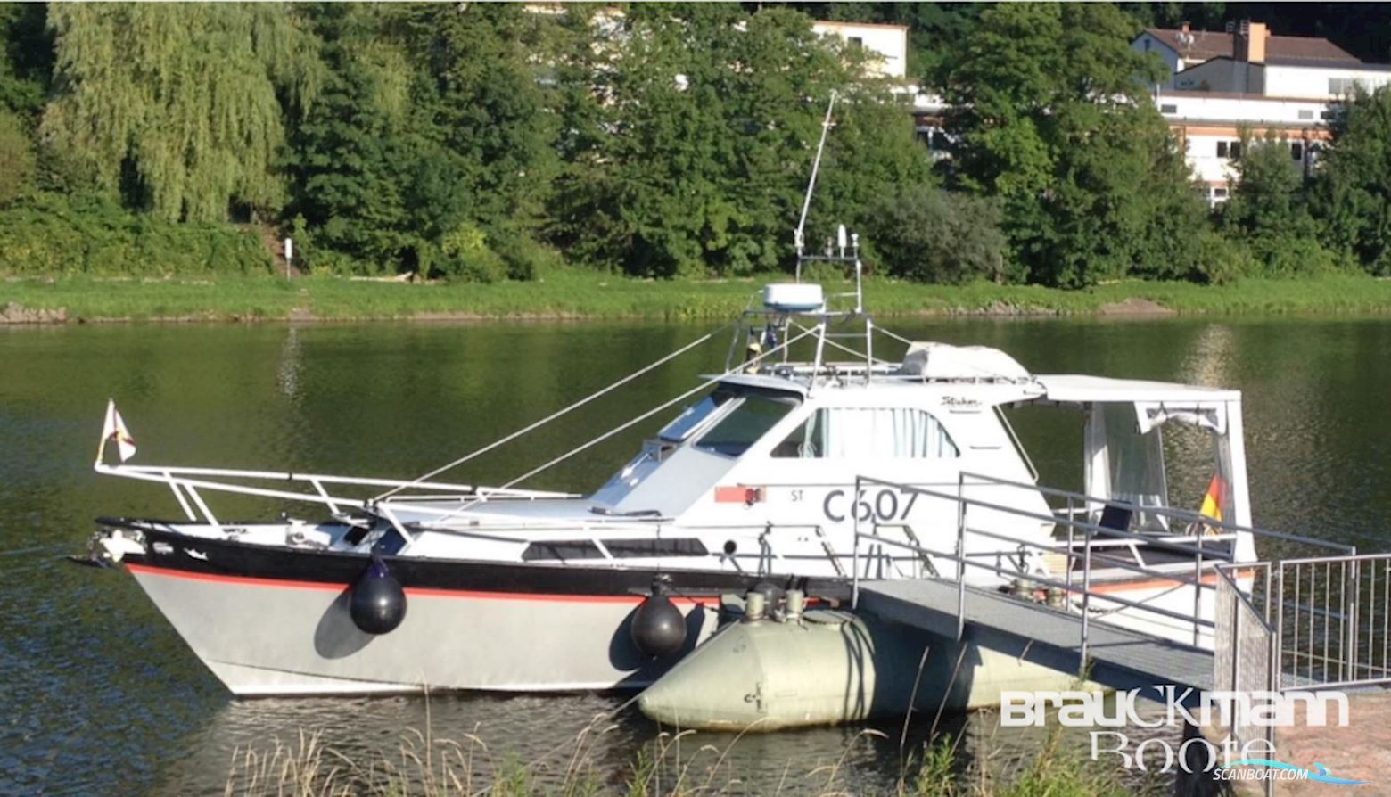 Striker Florida 38 Cabin