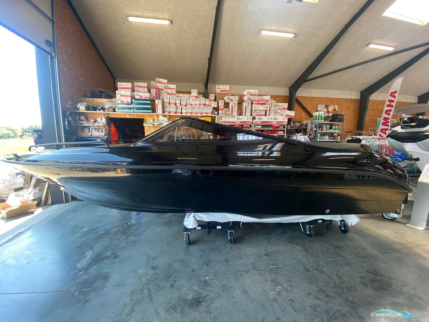 Suncraft 560 BR Black Edition