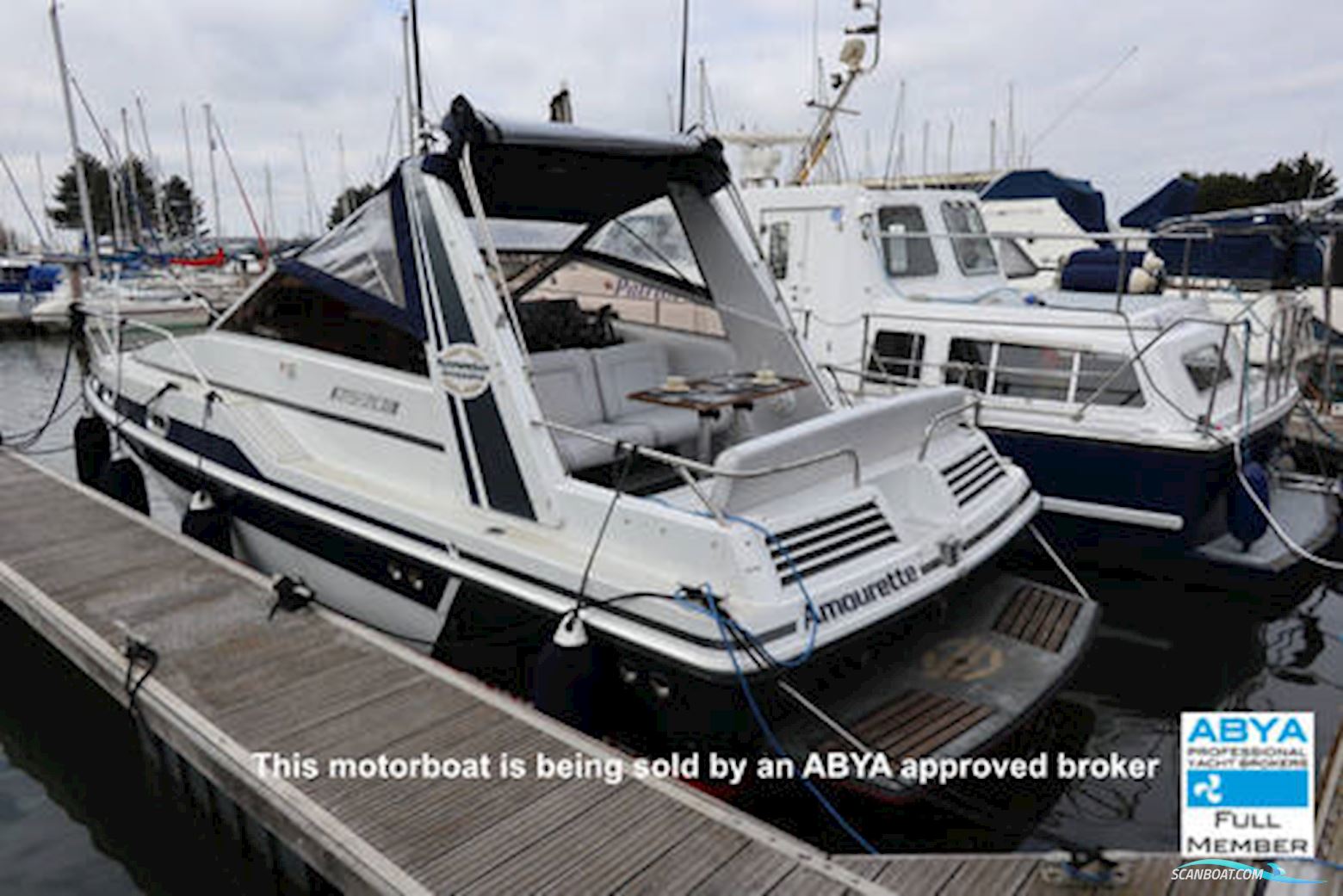 Sunseeker 28 Offshore Motorboot 1986, mit Mercruiser motor, England