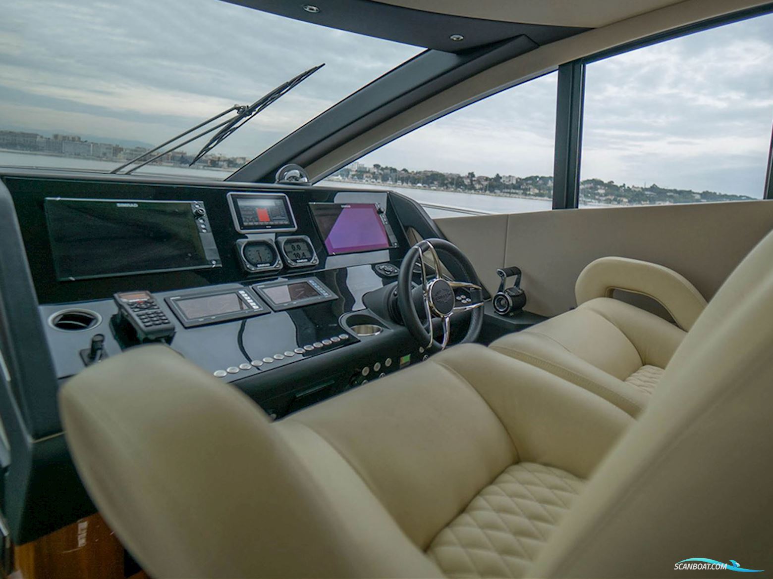 Sunseeker 68 Sport Yacht