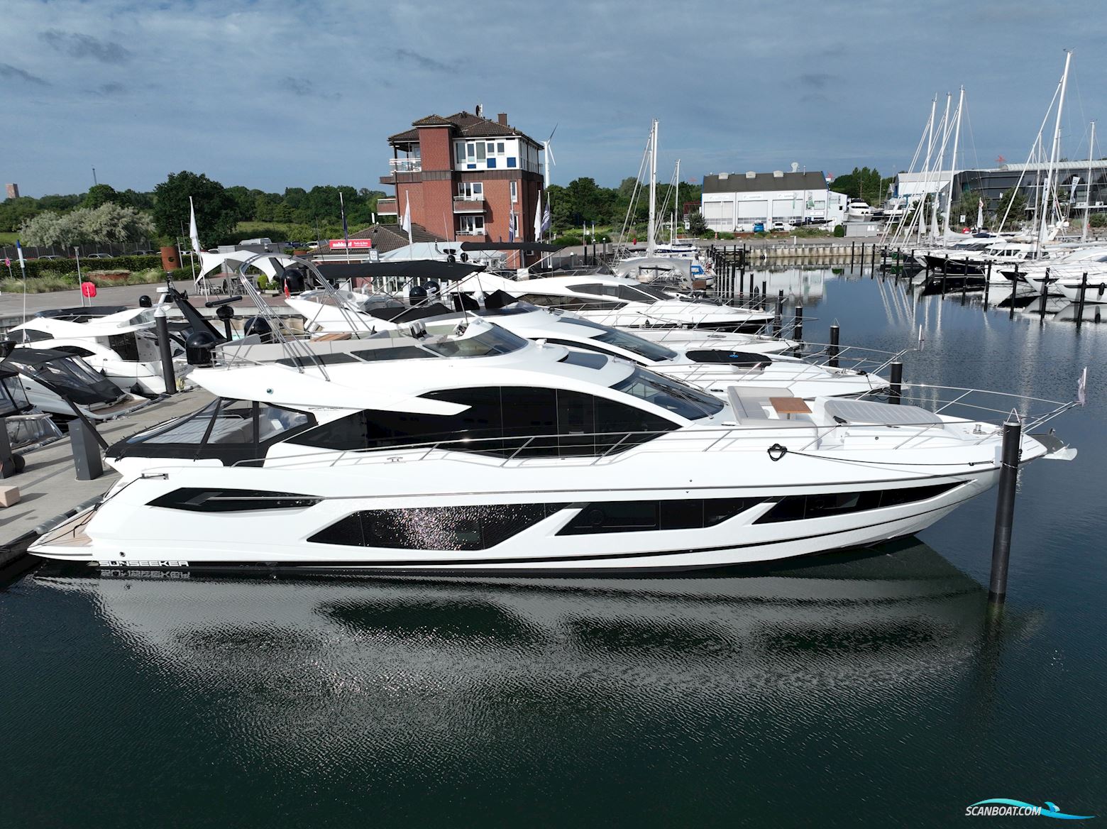 Sunseeker 74 Sport Yacht
