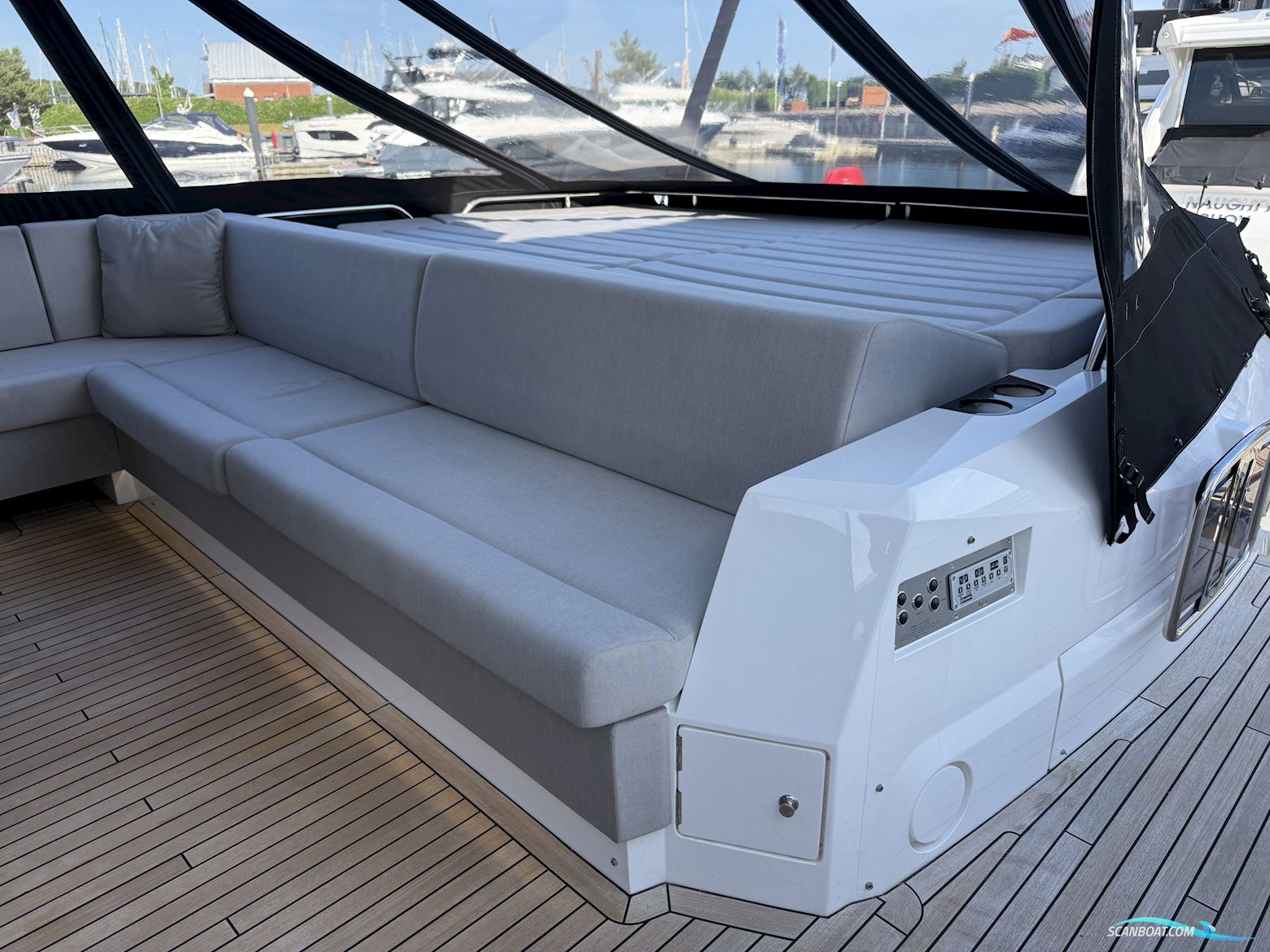 Sunseeker 74 Sport Yacht