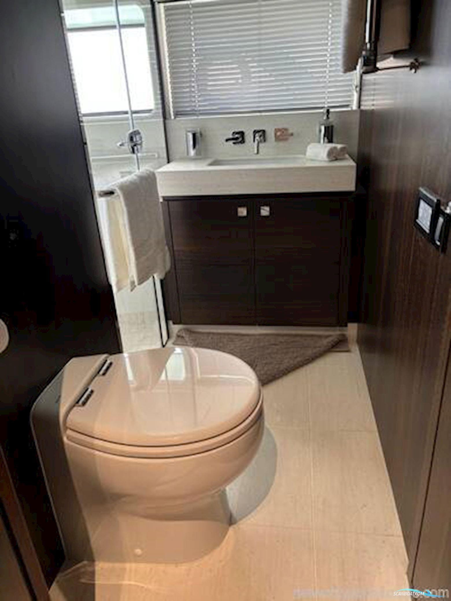 Sunseeker 76 Yacht