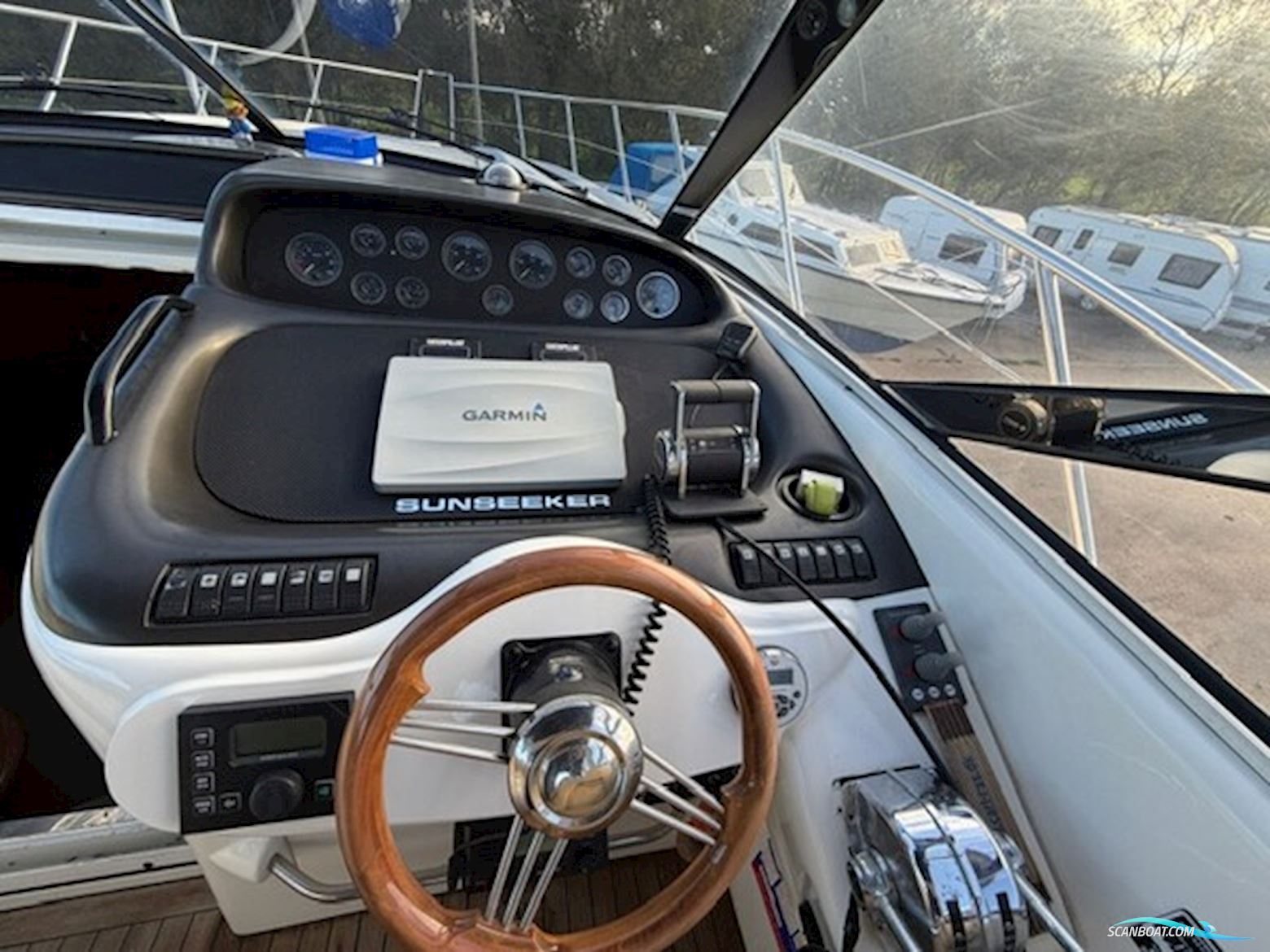 Sunseeker Camargue 44 – 2000 – 2 x Caterpillar 435 HK – Eksklusiv Sportscruiser Med Omfattende Opgraderinger