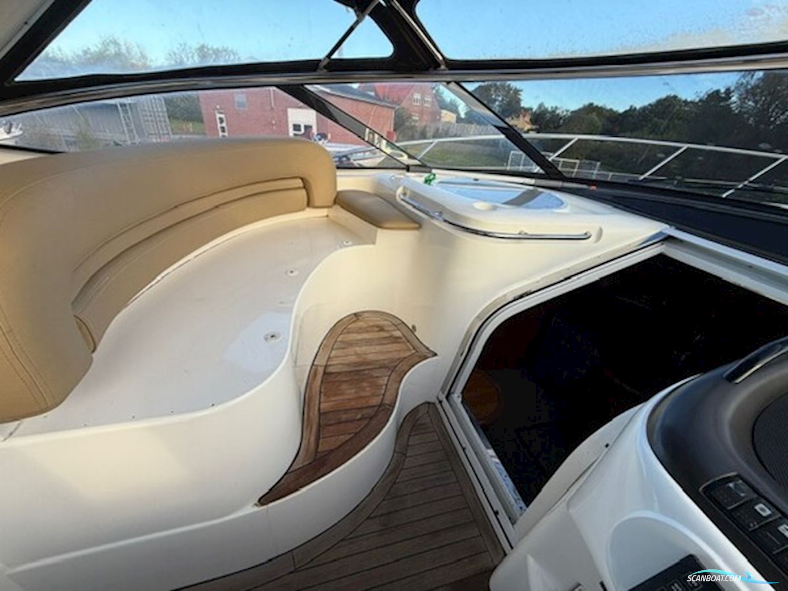 Sunseeker Camargue 44 – 2000 – 2 x Caterpillar 435 HK – Eksklusiv Sportscruiser Med Omfattende Opgraderinger