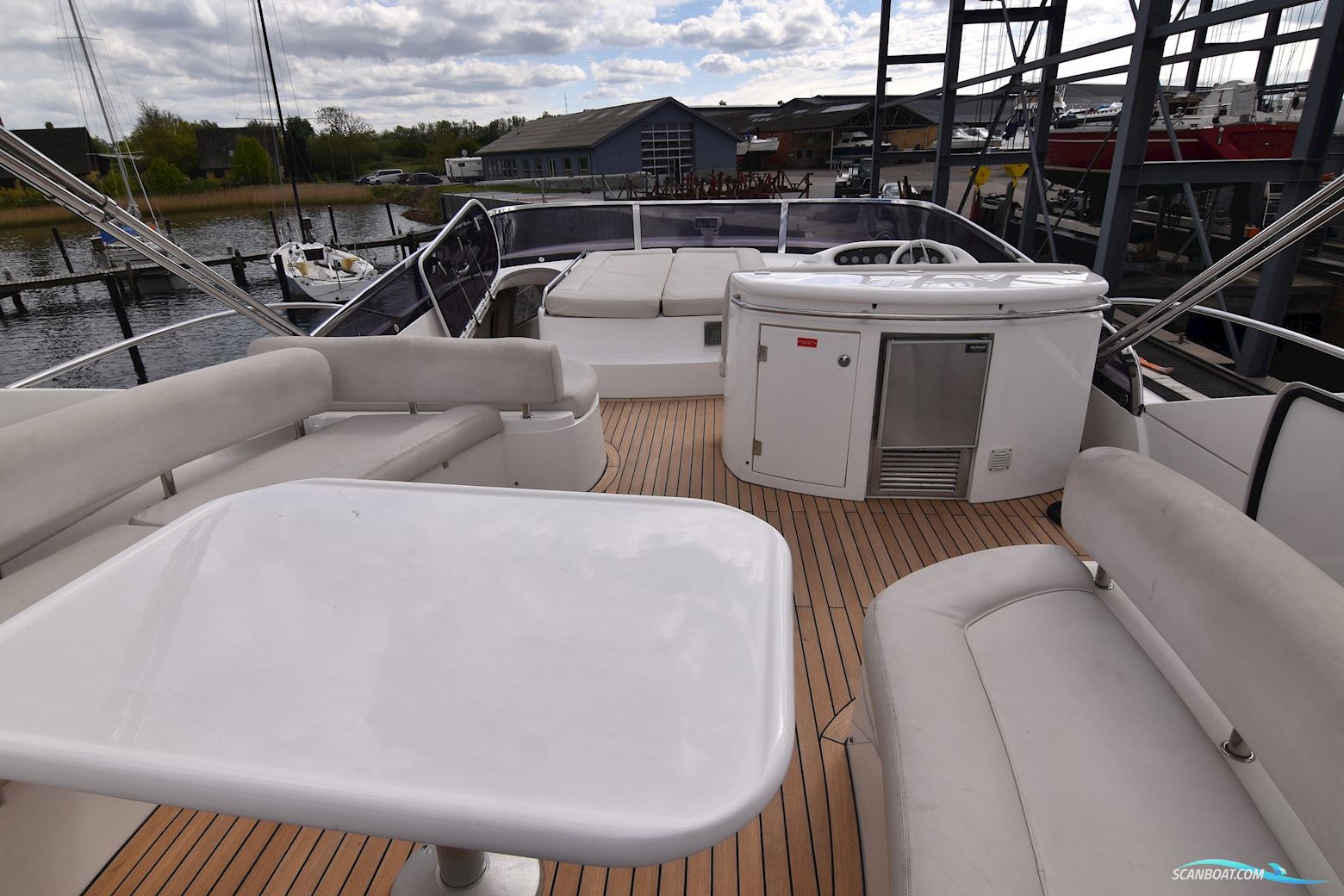 Sunseeker Manhattan 64
