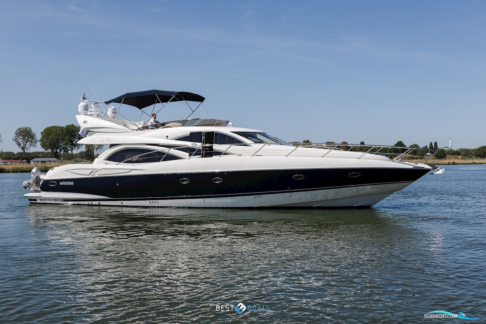 Sunseeker Manhattan 64 Motorboot 2001, mit Man D2 840 LE03 motor, Niederlande