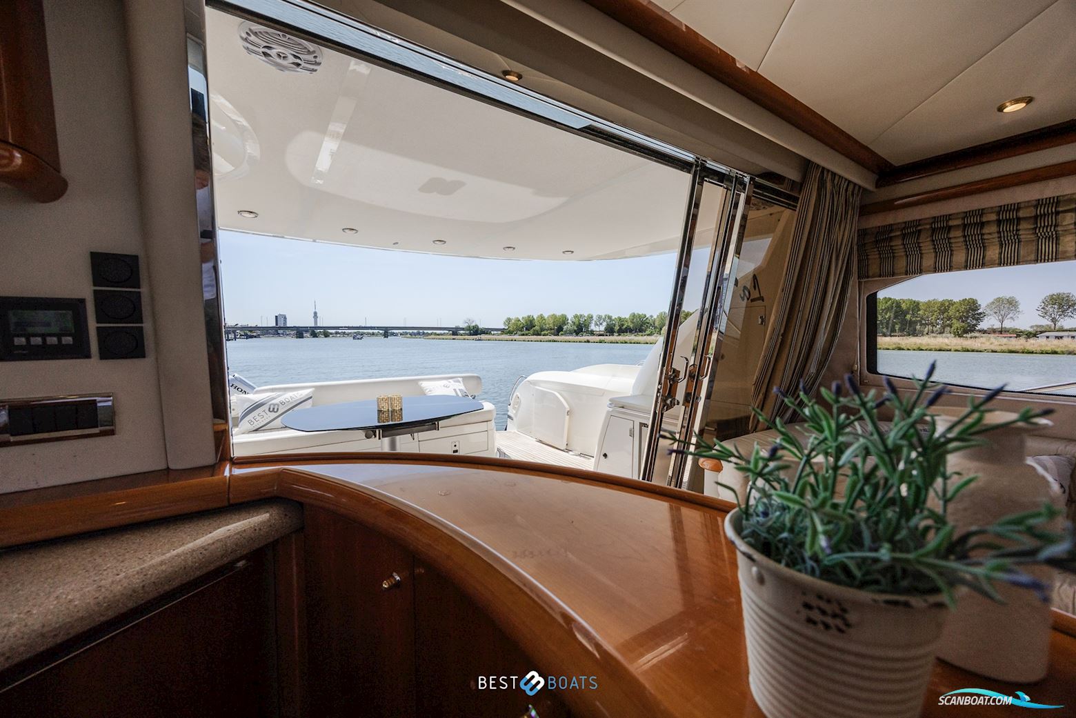 Sunseeker Manhattan 64