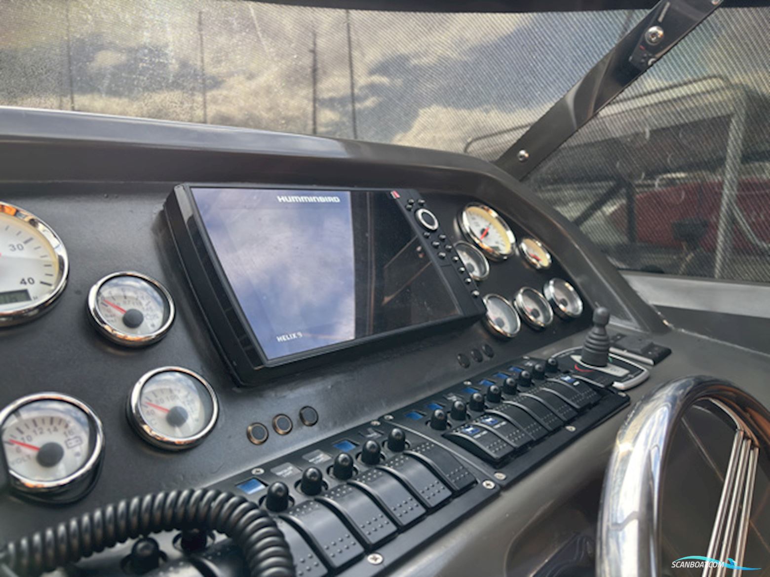 Sunseeker Martinique 38