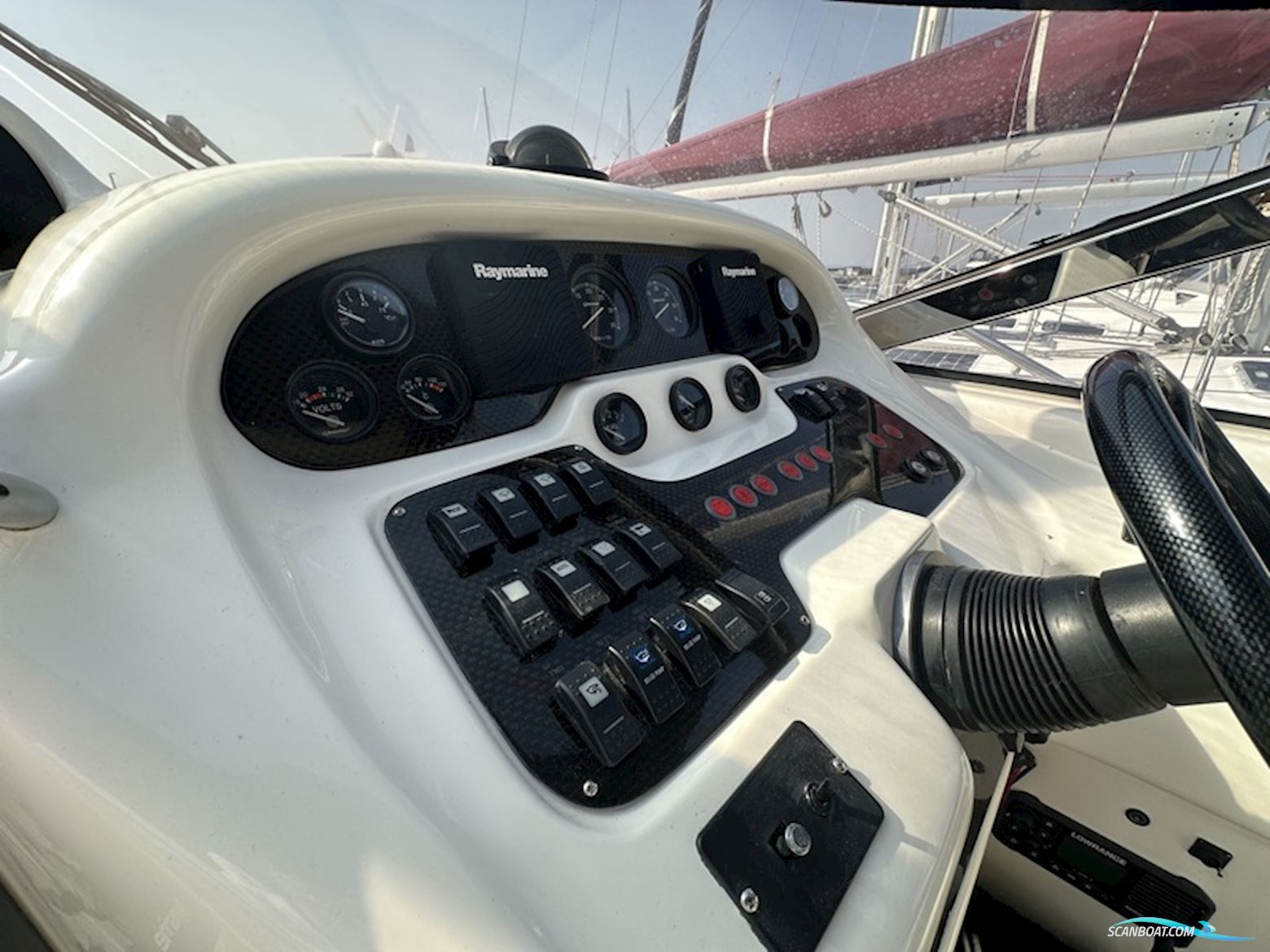 Sunseeker Mustique 42