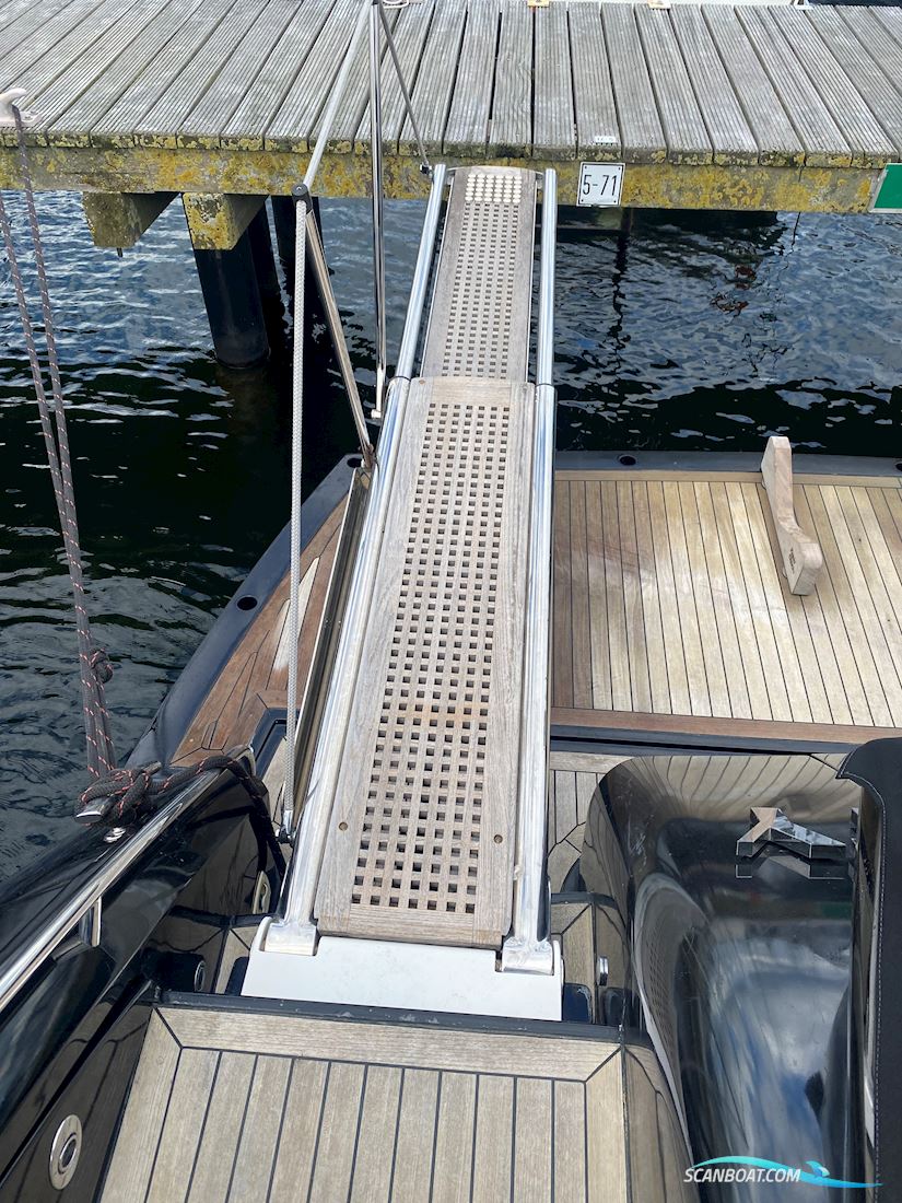 Sunseeker Predator 52