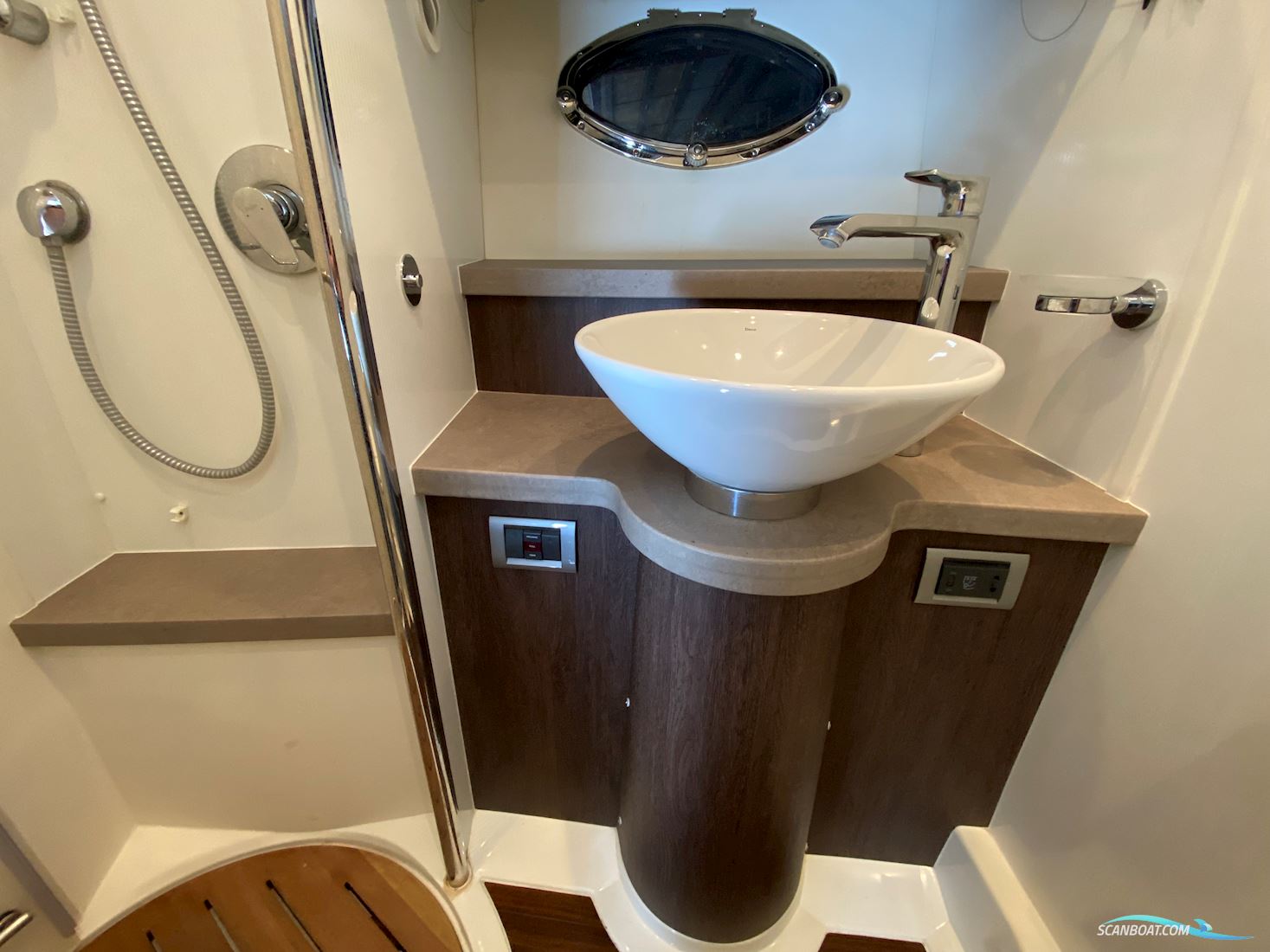 Sunseeker Predator 52