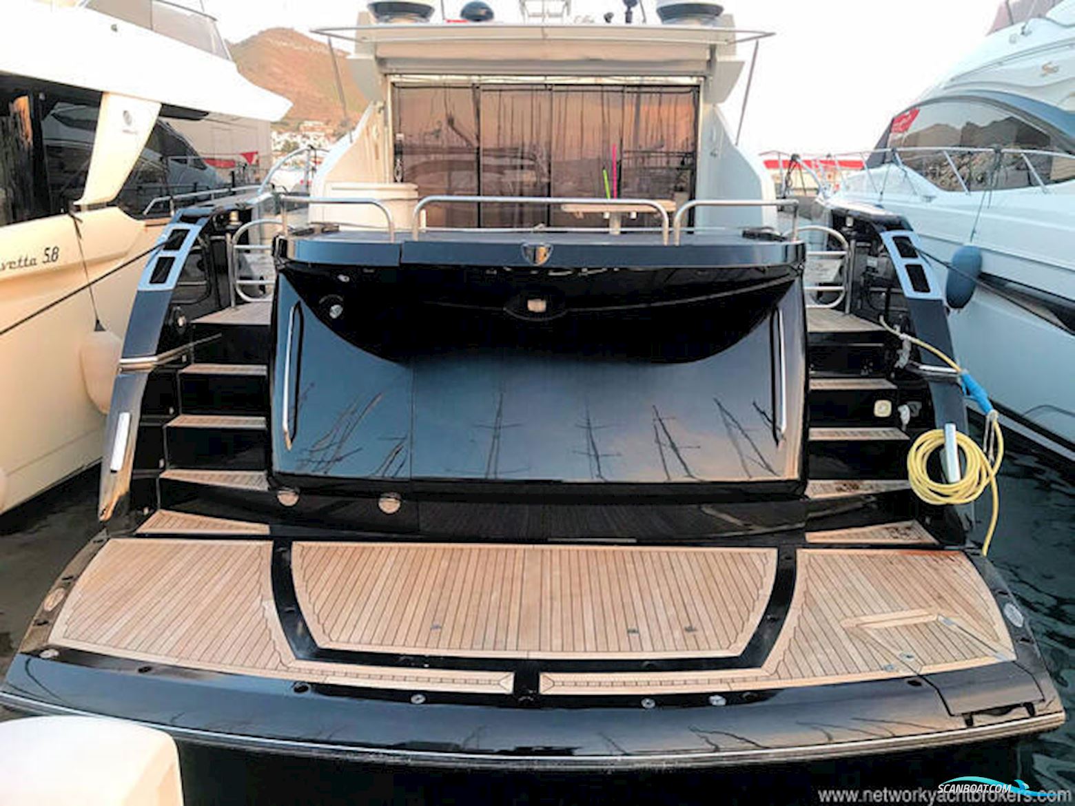 Sunseeker Predator 74