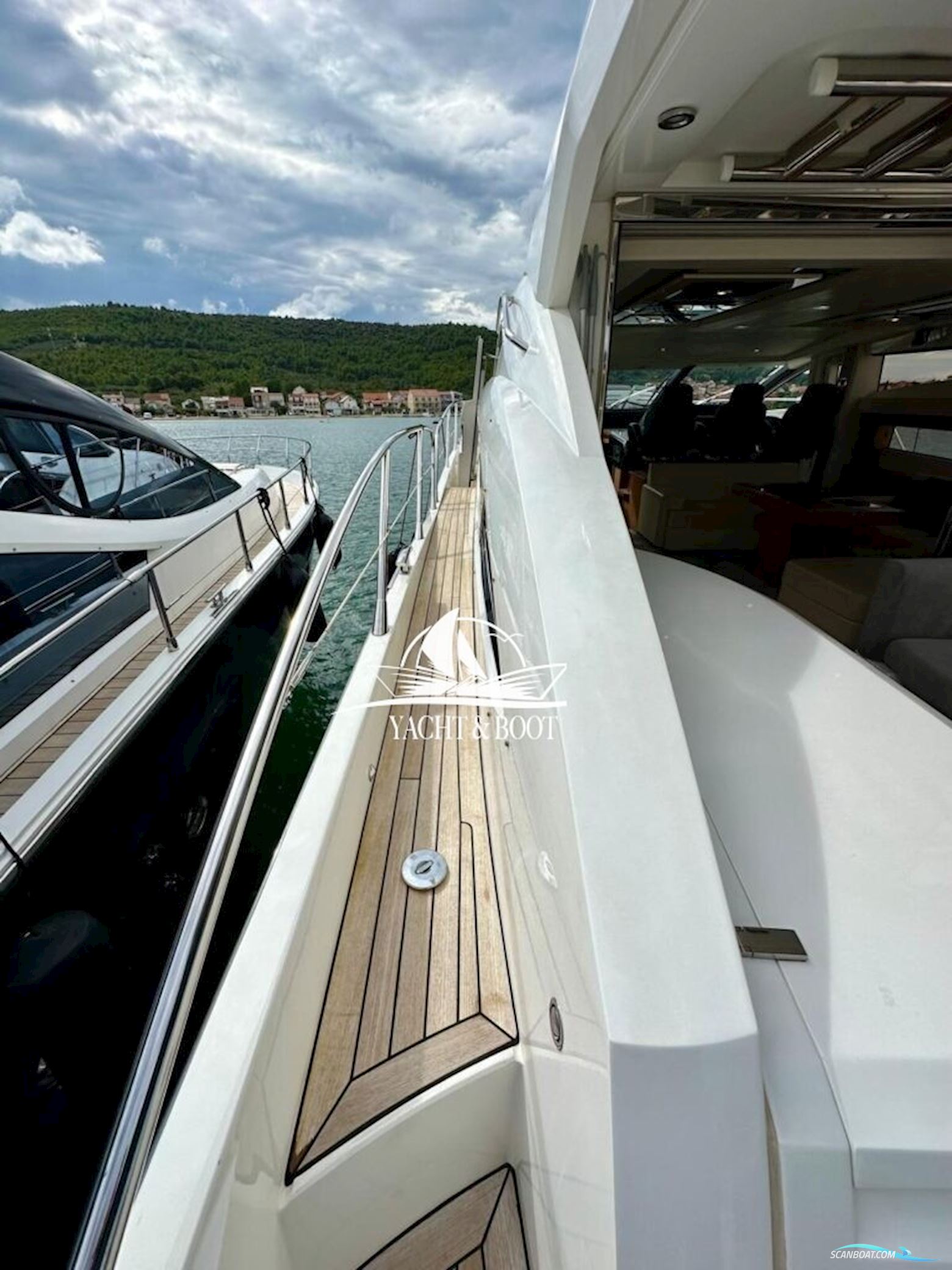 Sunseeker Predator 74 Sports Fly
