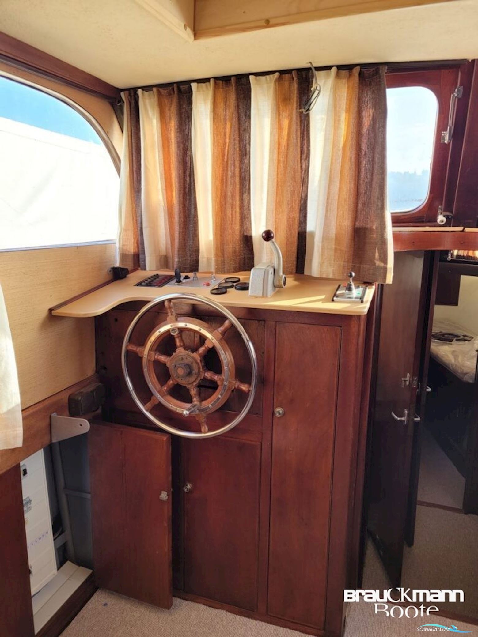 Super Van Craft 1200