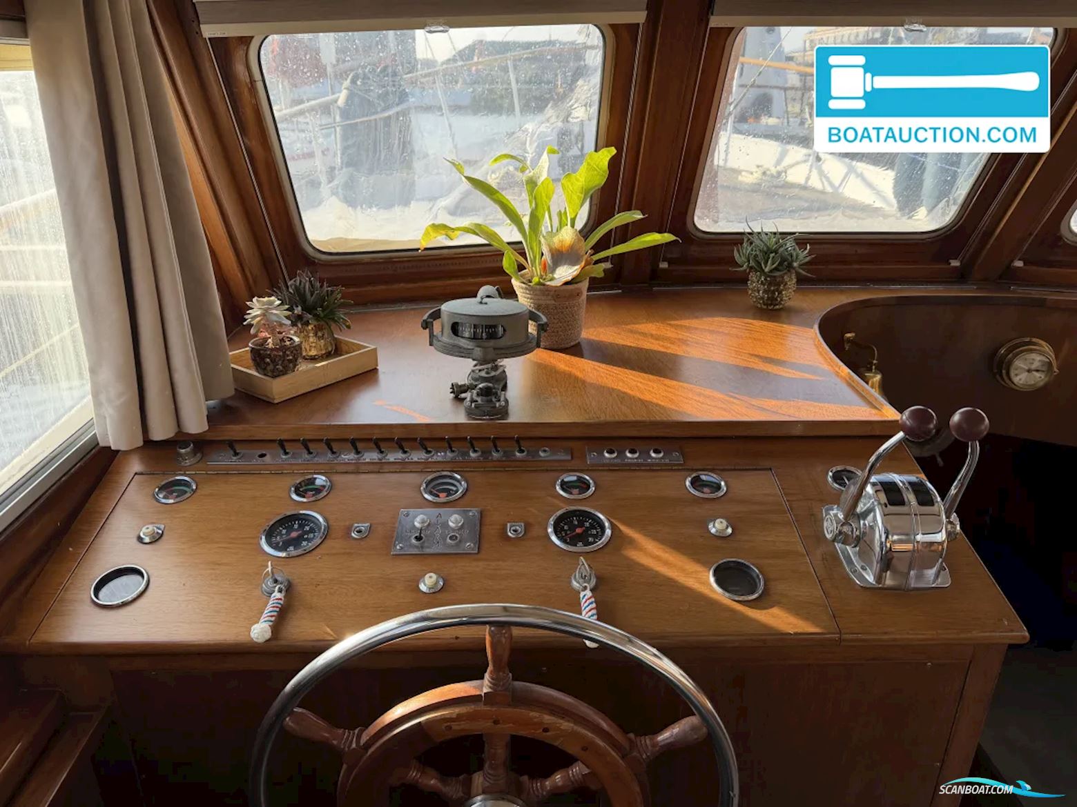 Super Van Craft 13.50