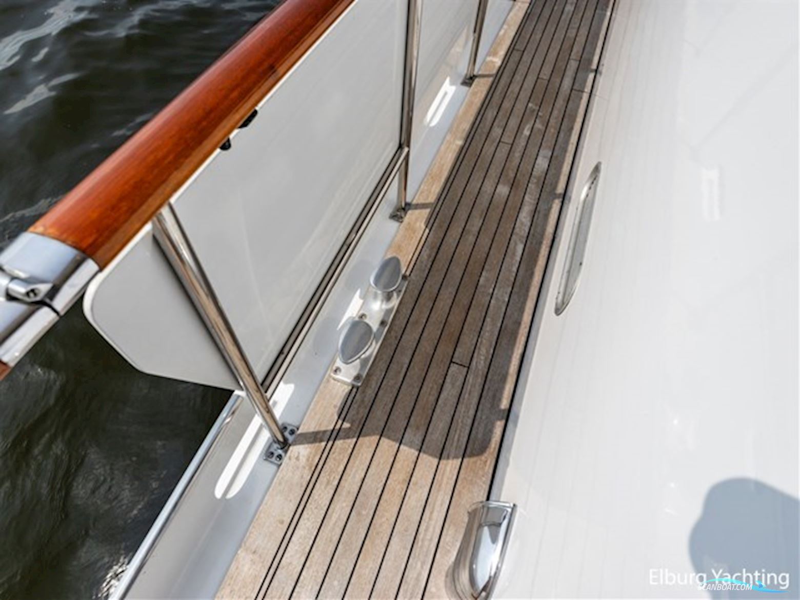 Super Van Craft 15.75 - Stabilizers