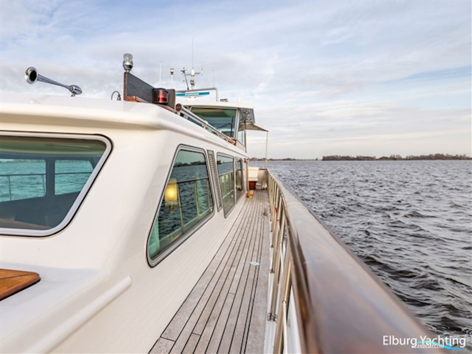 Super van Craft 18.60 - Vast Stuurhuis 