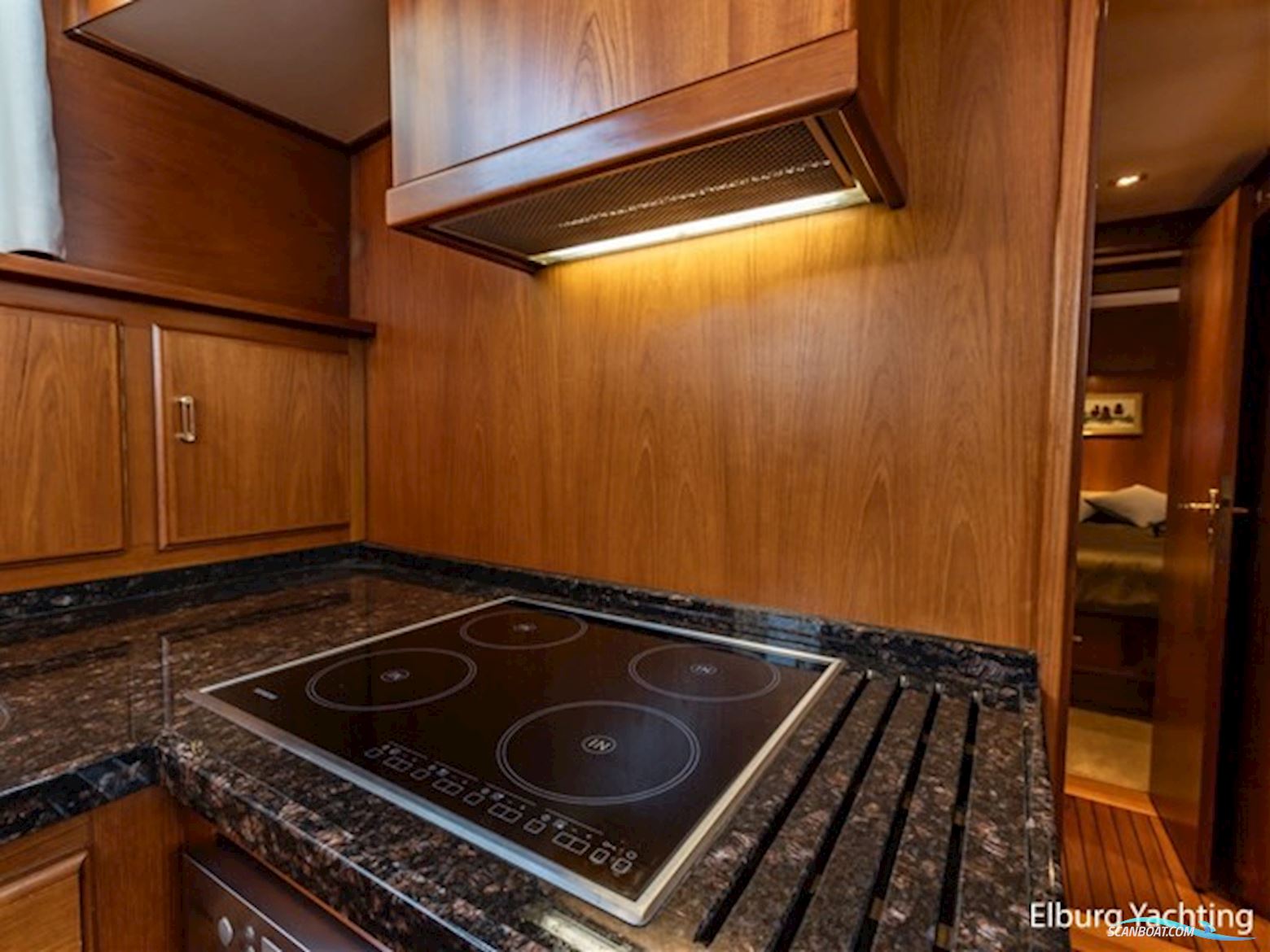 Super van Craft 18.60 - Vast Stuurhuis 