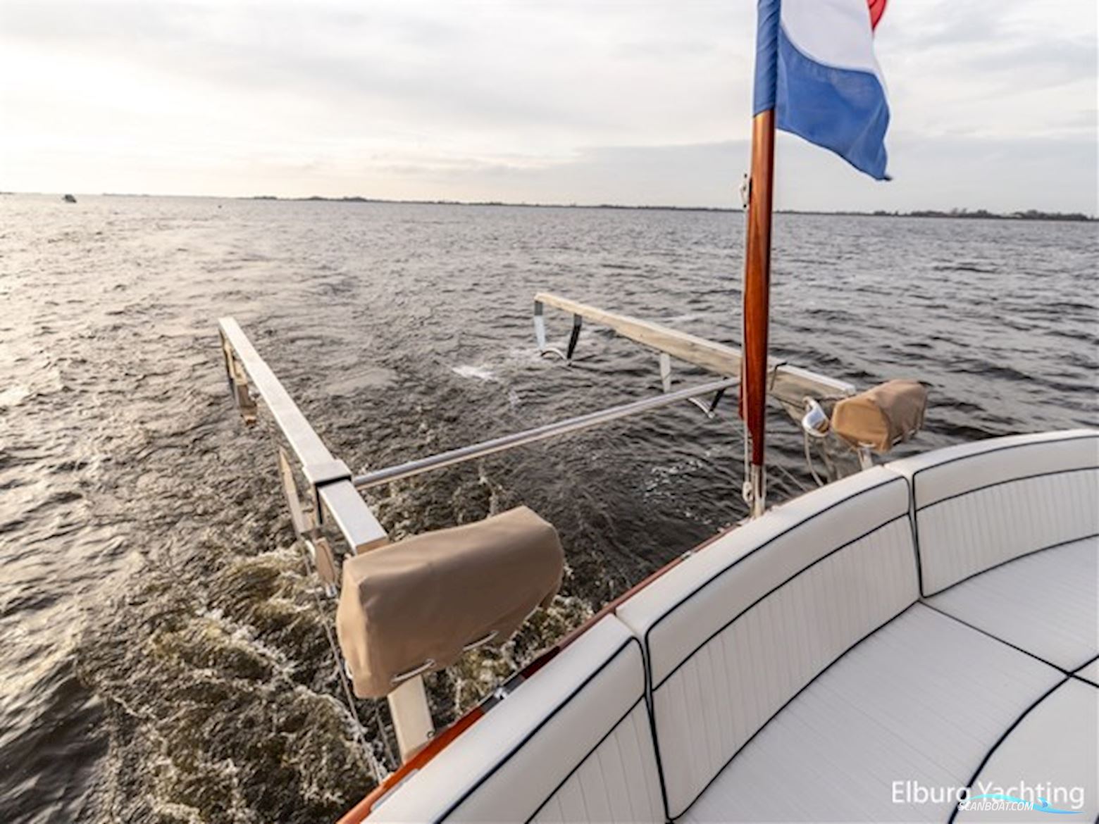 Super Van Craft 18.60 - Vast Stuurhuis