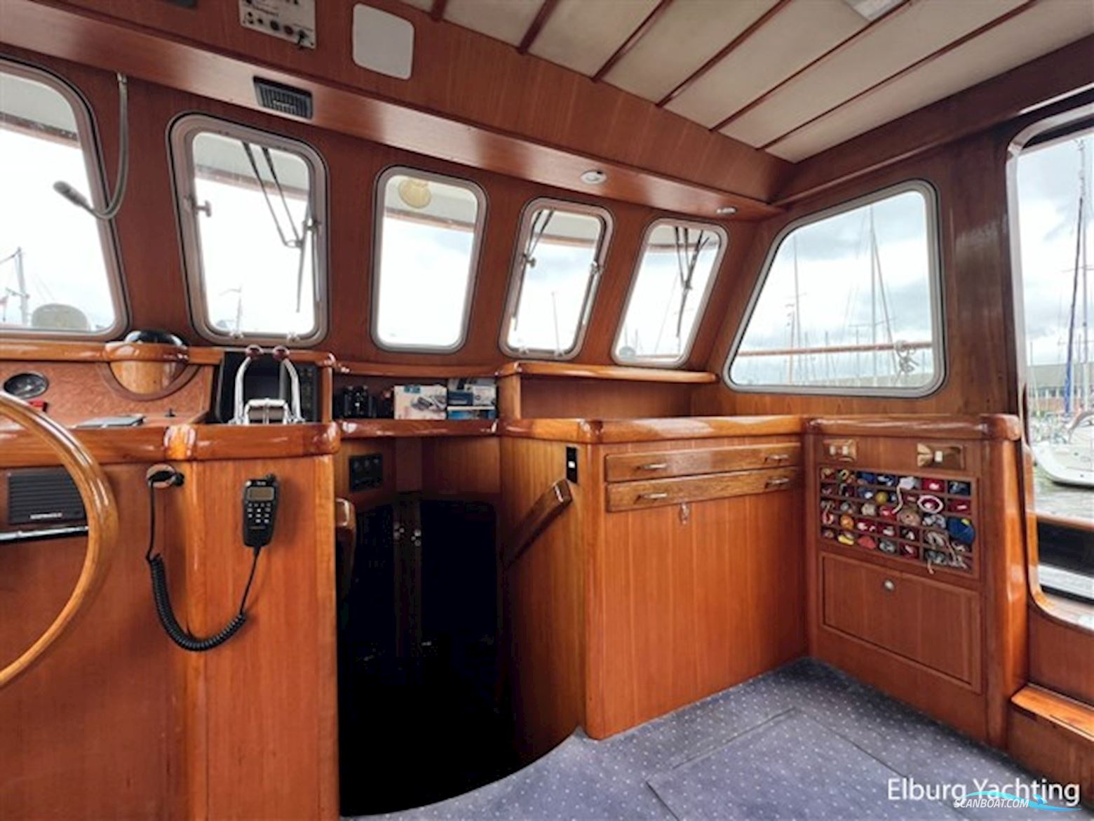 Tayana Trawler  - Pieter Beeldsnijder