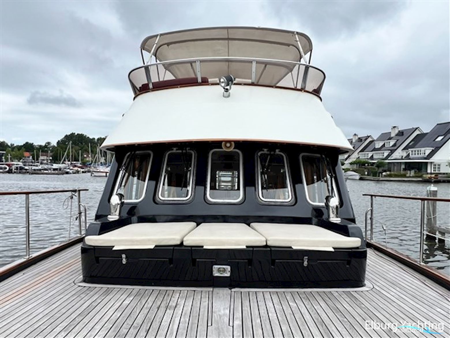 Tayana Trawler  - Pieter Beeldsnijder