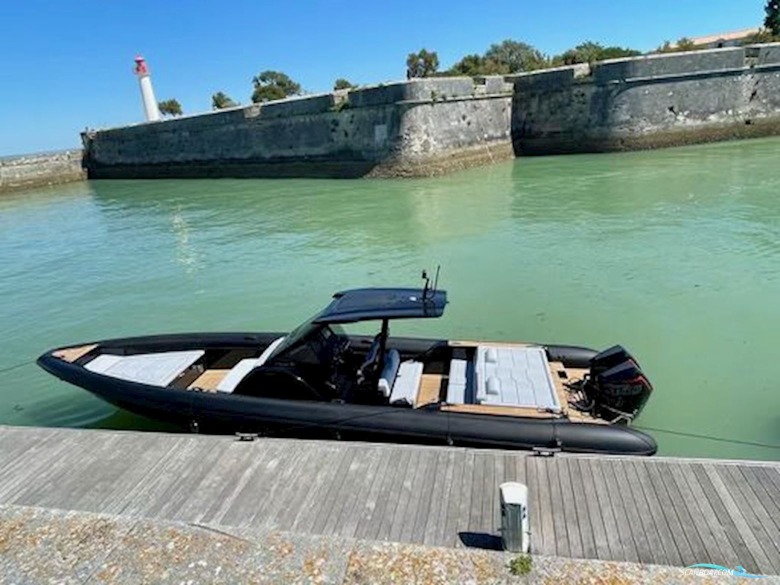 Technohull Explorer 40s